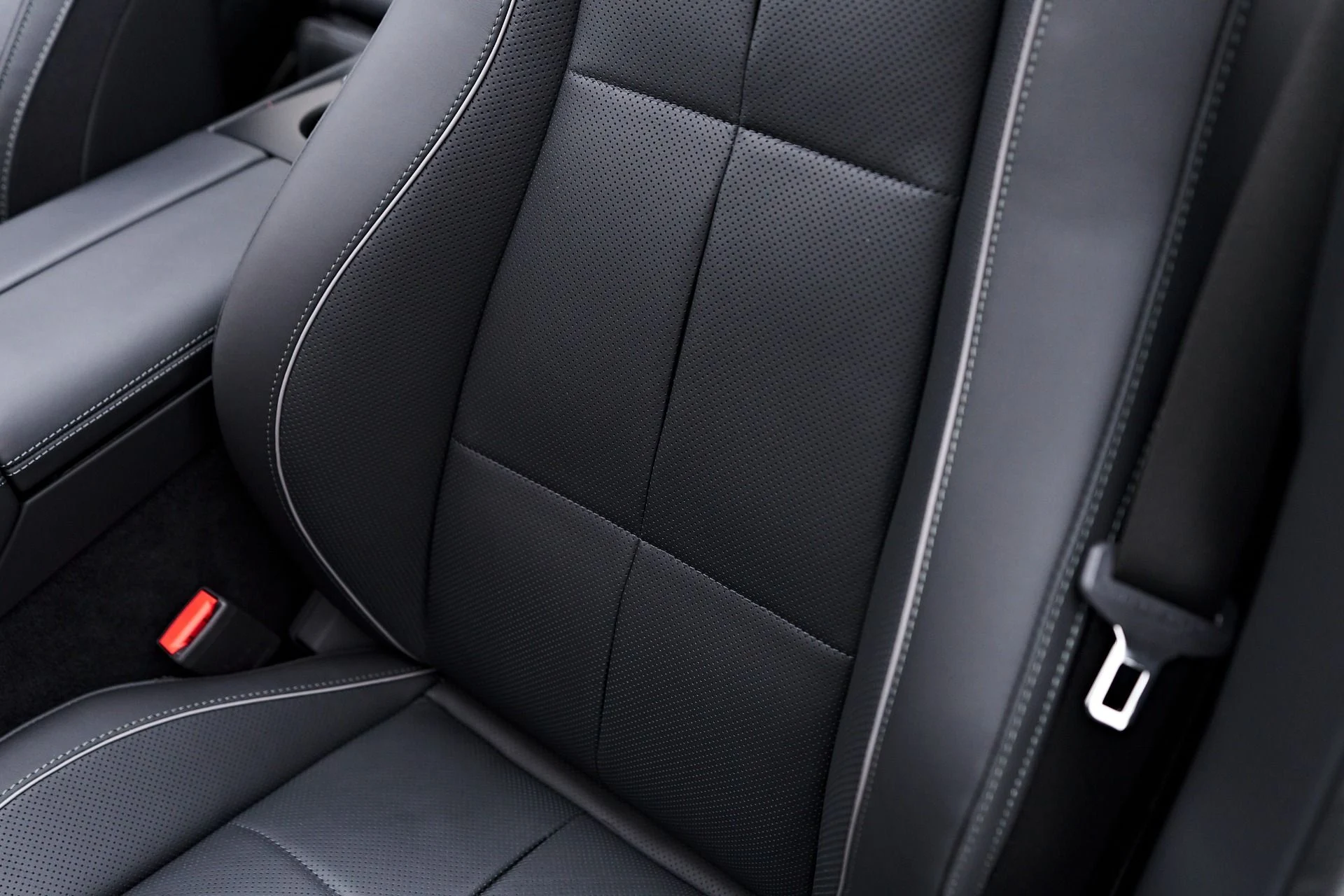 mph057_1306837181_Used_2023_Mercedes_Benz_GLS_Maybach_GLS_600_1762799282_4b8139305e