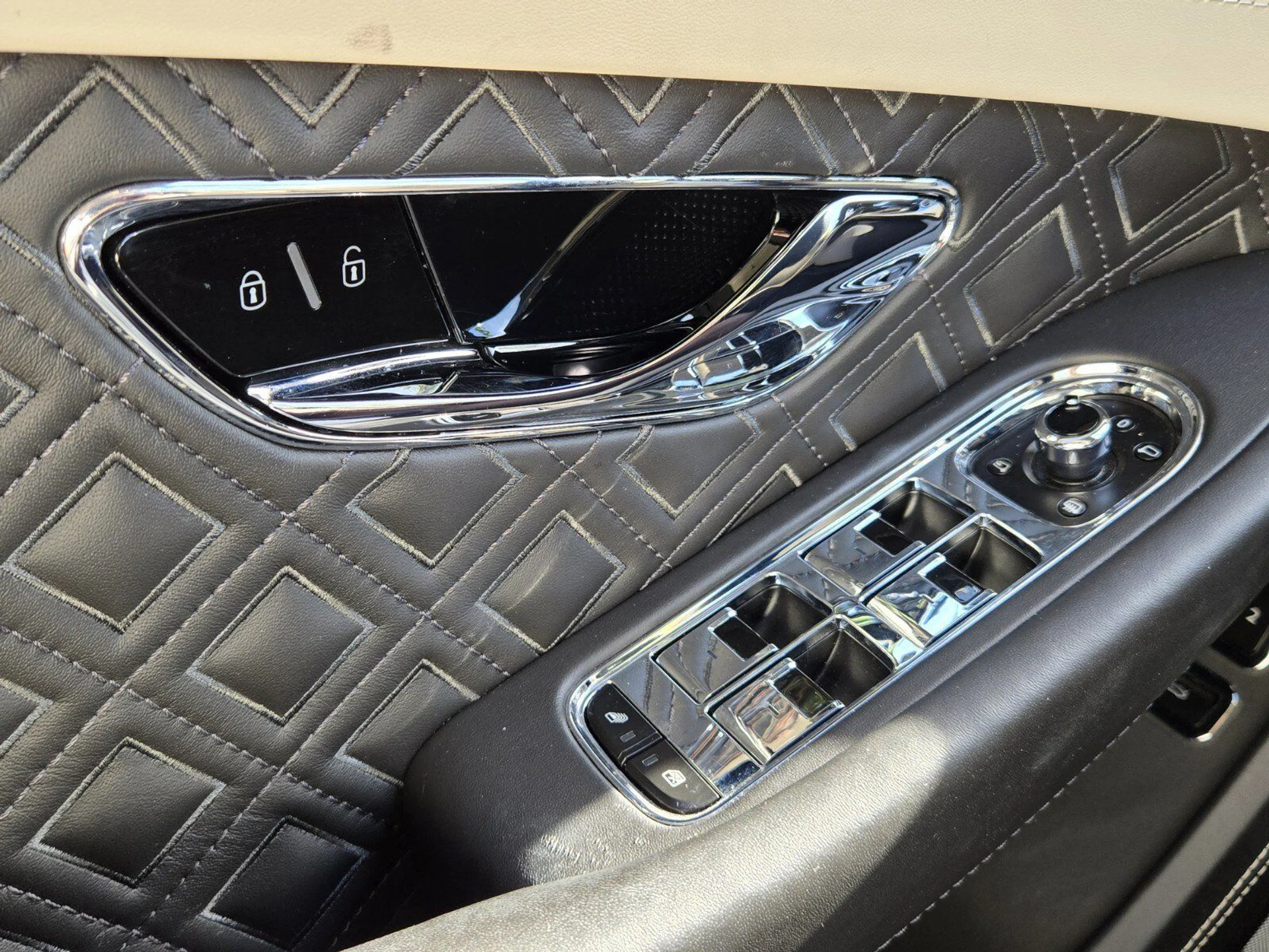 mph057_1308067506_3d2fd497682deacdd1c9565d9a3e861dx_ced5b8e789