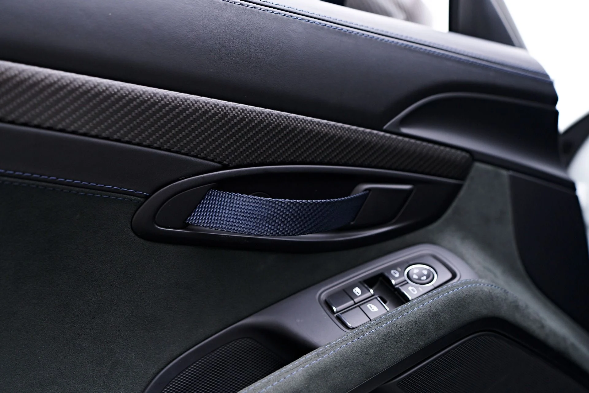 mph057_1338017180_Used_2025_Porsche_718_Cayman_GT_4_RS_1754674090_e9de378e40