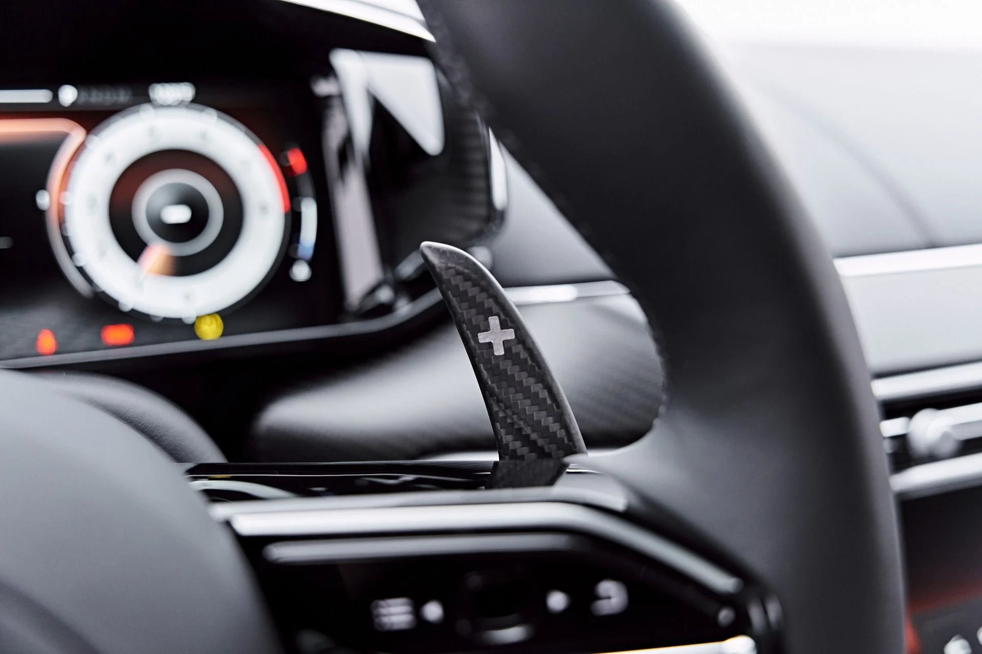 mph057_1344504708_Used_2025_Aston_Martin_Vanquish_V12_1786045866_aae15fcdbd