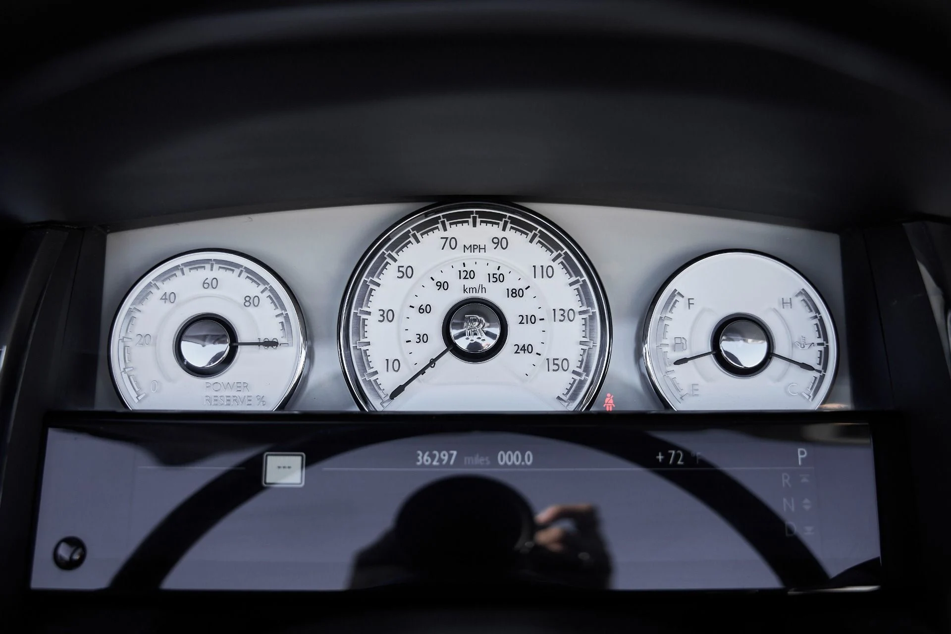 mph057_13461213_Used_2016_Rolls_Royce_Dawn_Base_1770086771_2fda4d4f7e