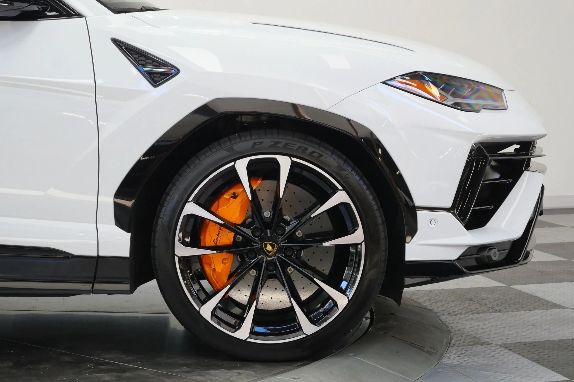 mph057_1354971418_Used_2023_Lamborghini_Urus_S_Very_Low_Miles_657_Horsepower_Bang_and_Olufsen_Audio_1781208380_06015c71cf