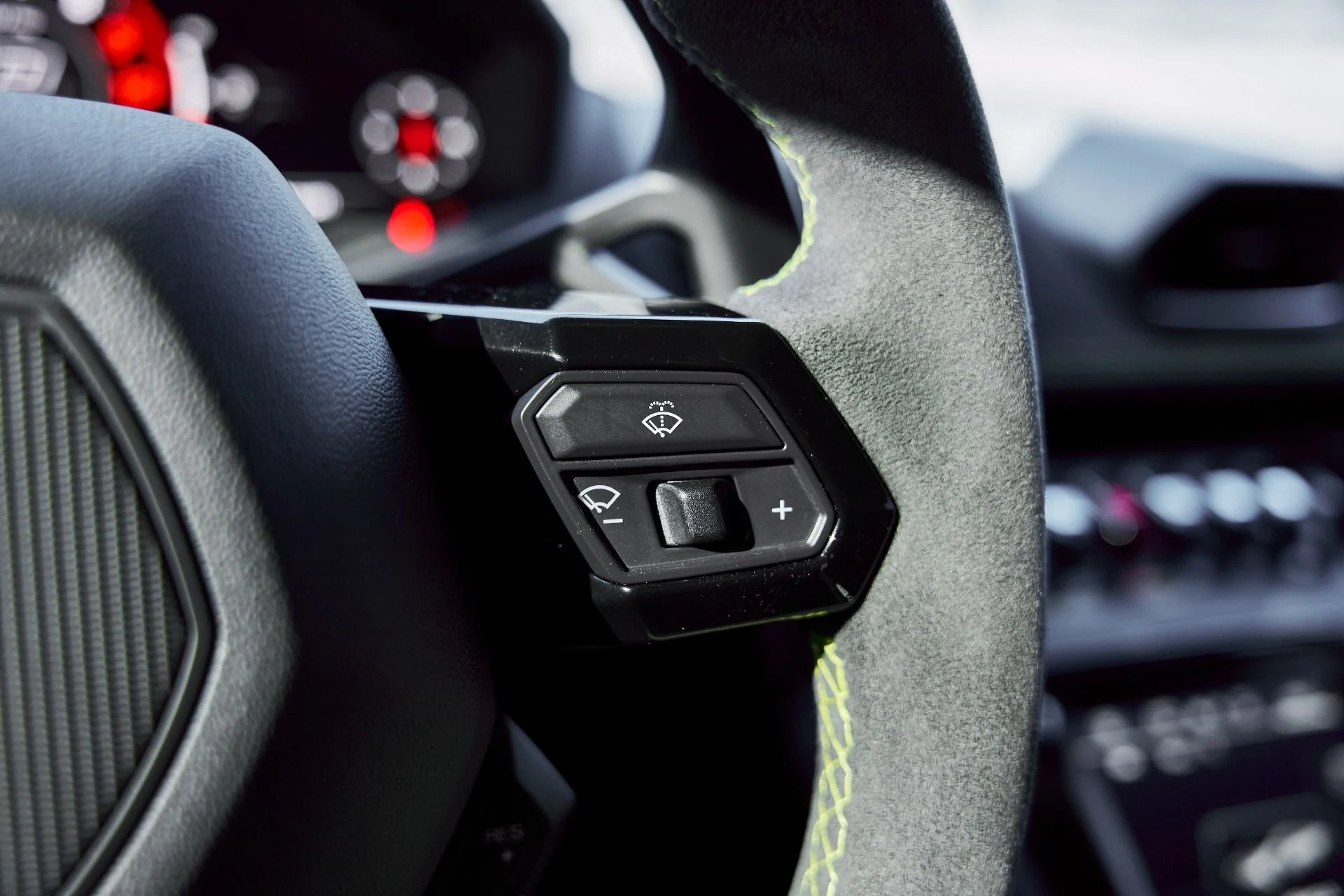 mph057_1383845105_Used_2024_Lamborghini_Huracan_Sterrato_Base_1767062483_dacb0238db