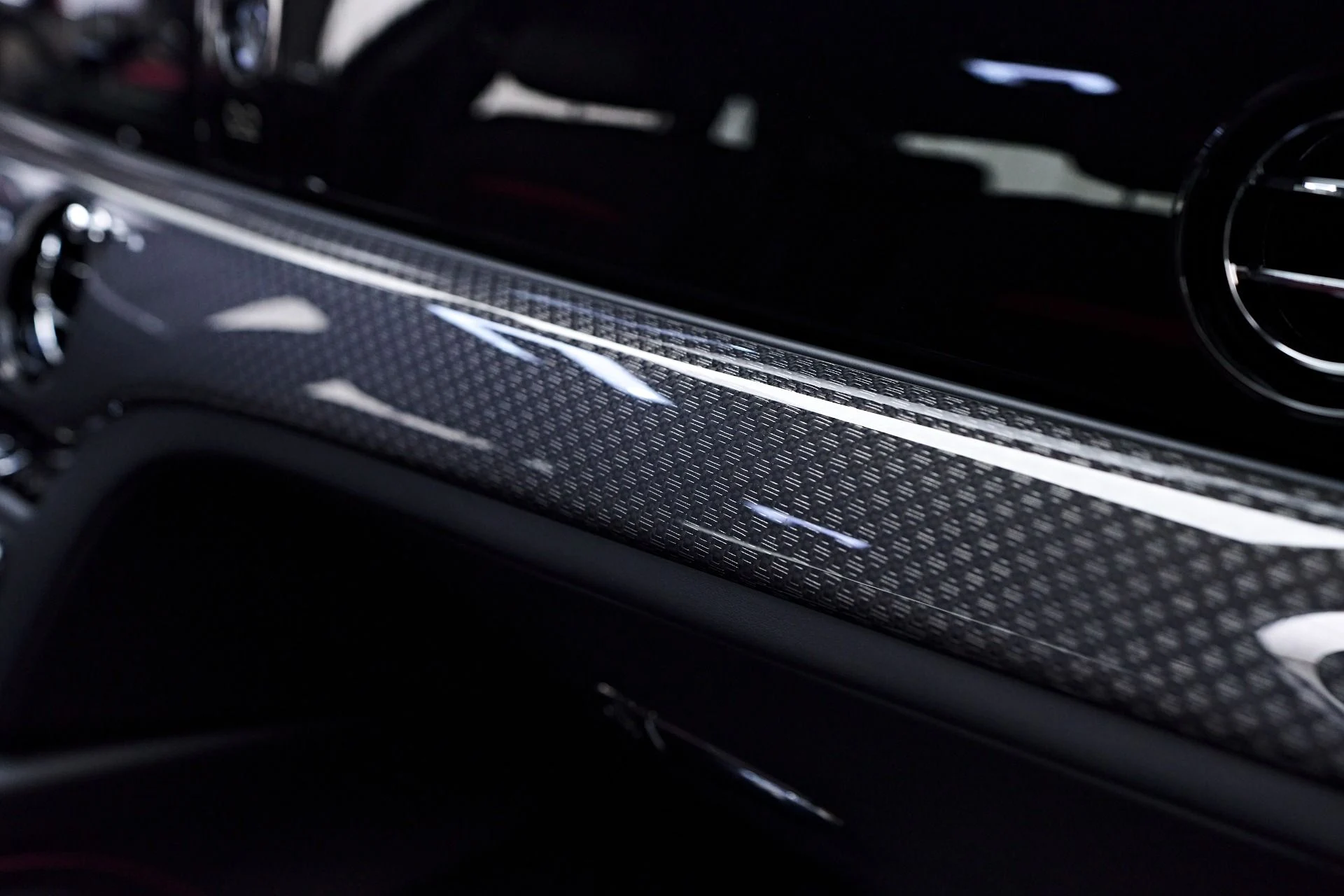 mph057_1385384895_Used_2024_Rolls_Royce_Ghost_Base_1750545558_9de7cc9459