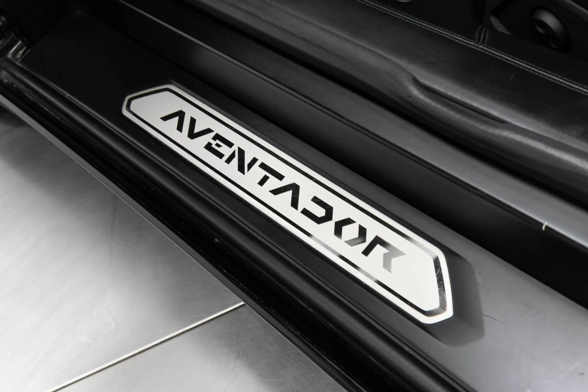 mph057_1402361286_Used_2015_Lamborghini_Aventador_LP_700_4_1780593182_c482dad393