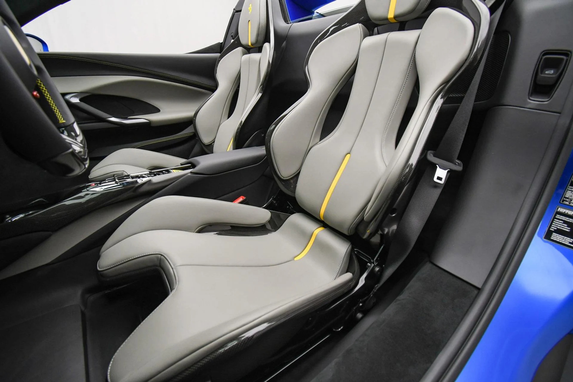 mph057_1411546154_Used_2024_Ferrari_296_GTS_in_Blu_Corsa_1735031210_664169cd1d