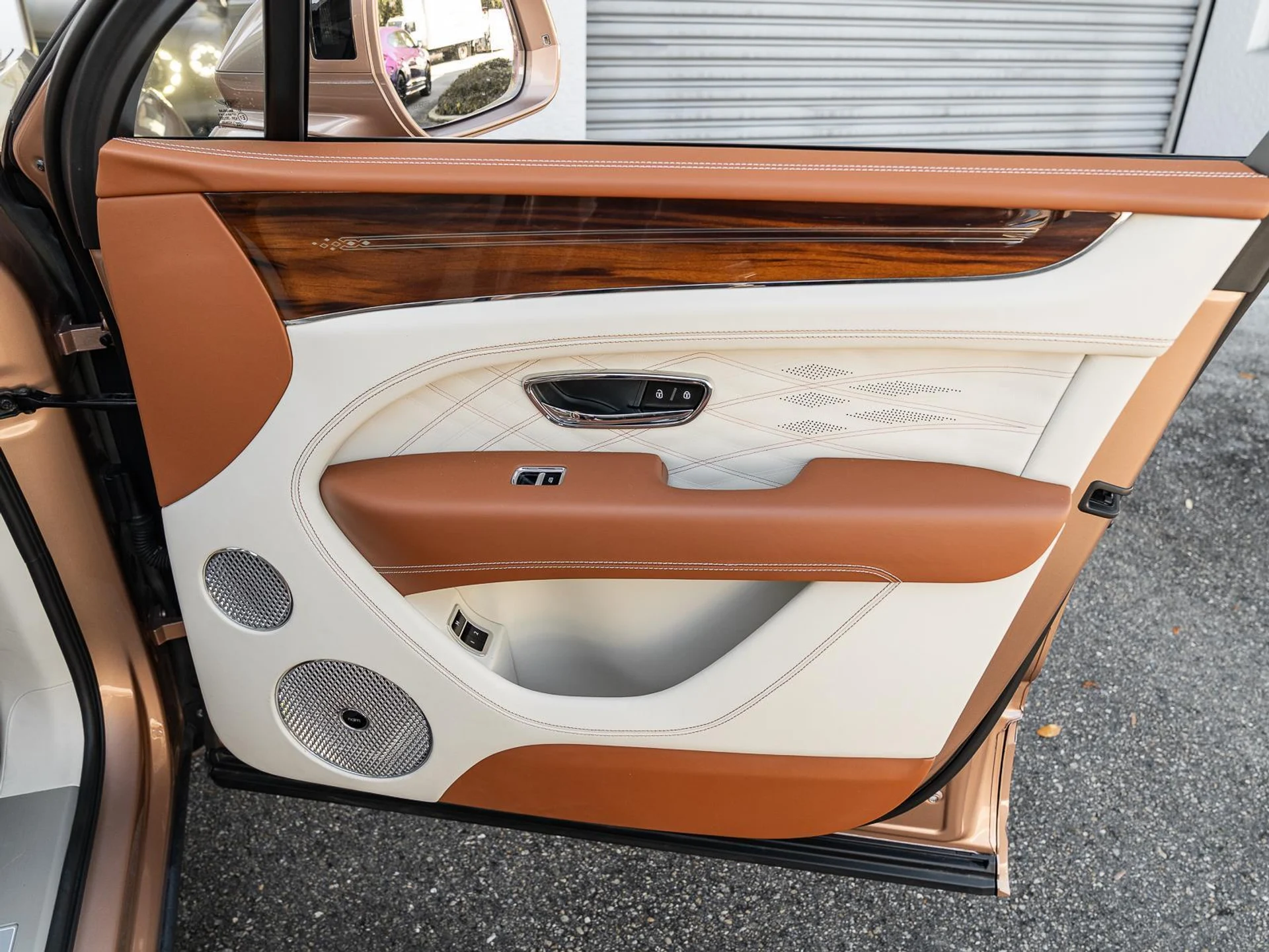 mph057_1421816747_Used_2023_Bentley_Bentayga_EWB_Azure_First_Edition_1772272968_c4dc1c5cd6