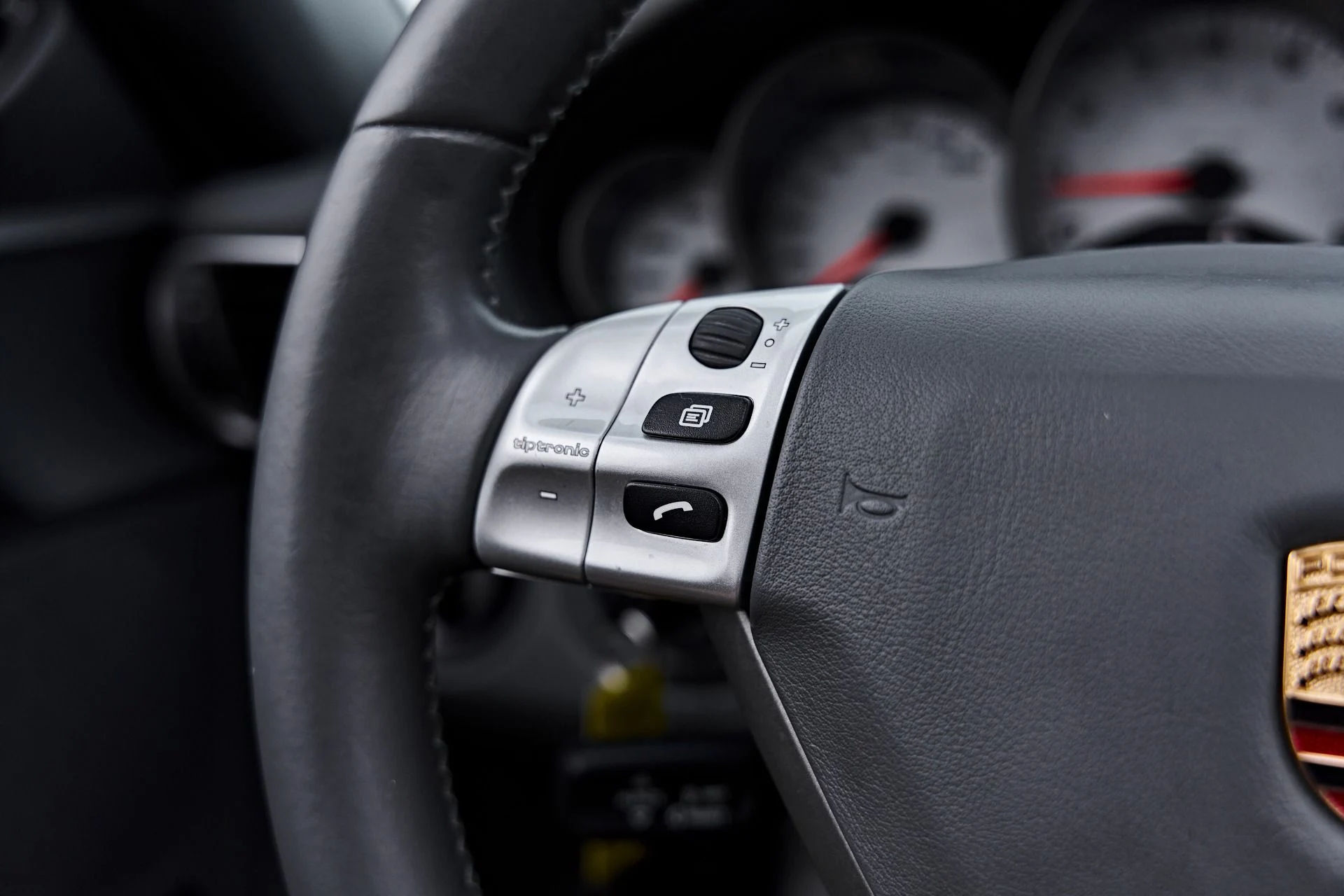 mph057_1437231916_Used_2005_Porsche_911_Carrera_S_1791837363_a84a95b816