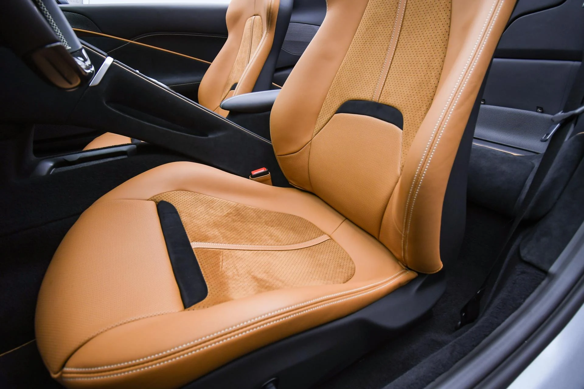 mph057_1523287855_Used_2025_Ferrari_Roma_Spider_1755677579_5190249e2b