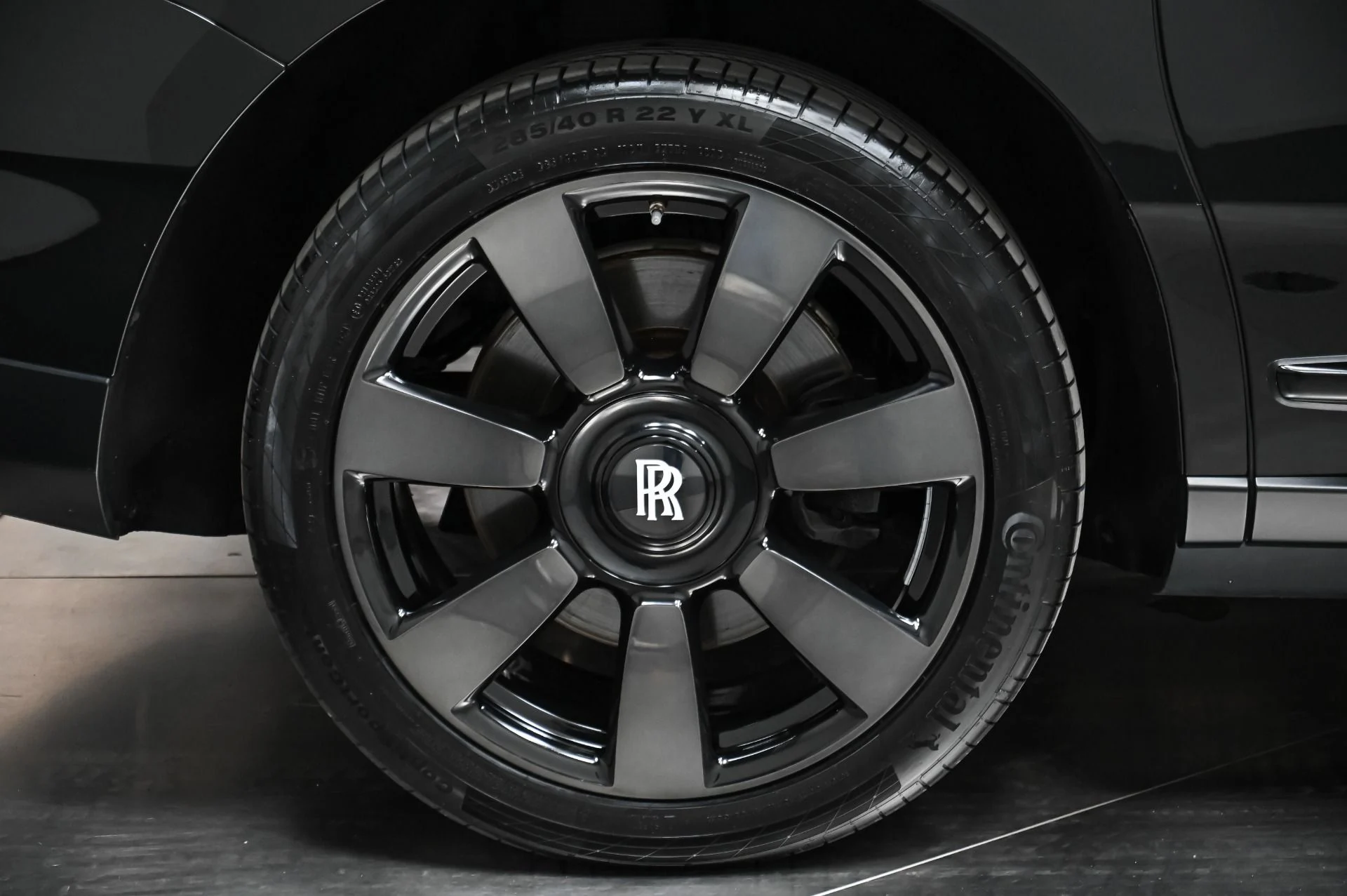 mph057_1535958669_Used_2019_Rolls_Royce_Cullinan_1761408905_c4d97c1863