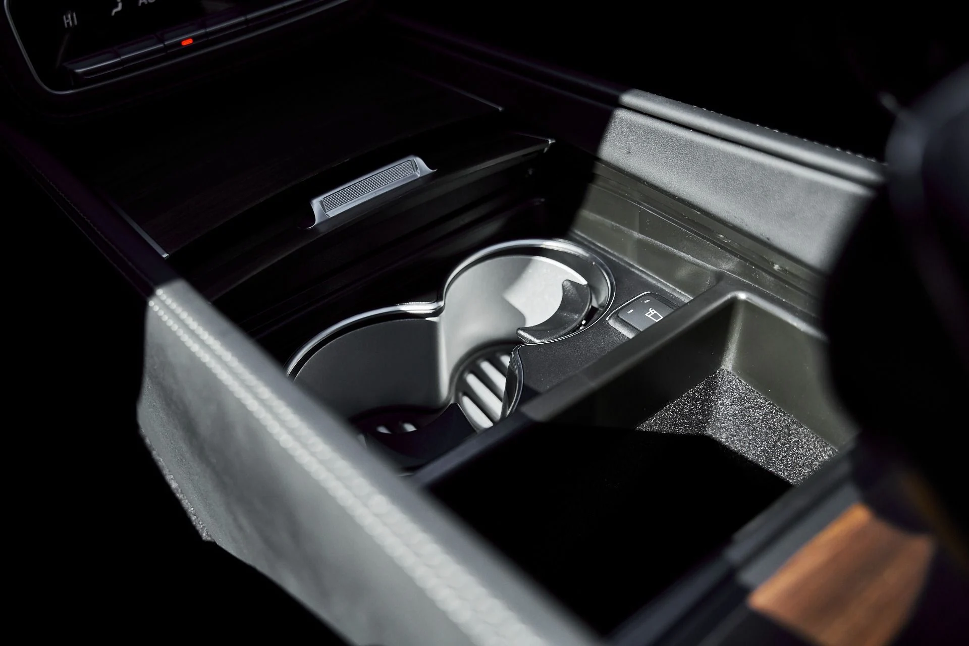 mph057_1585146945_Used_2025_Mercedes_Benz_GLS_Maybach_GLS_600_1771467924_9ab0854f34