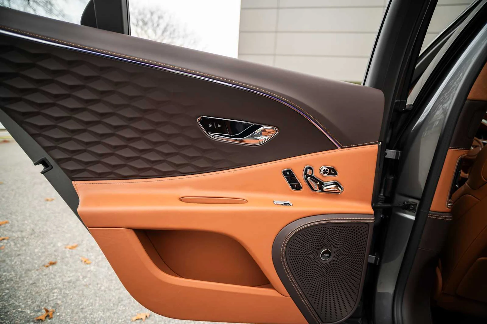 mph057_1599416432_0f0753b4e245f3f9952f9face54fbd54x_b024971349