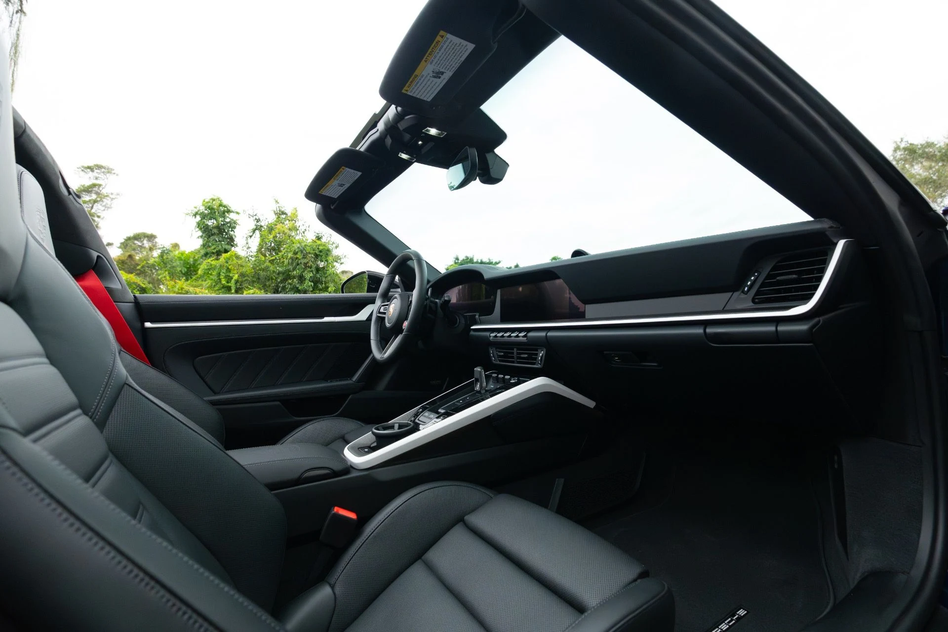 mph057_163514302_Used_2025_Porsche_911_Targa_4_GTS_1769107430_b4f12d8de6