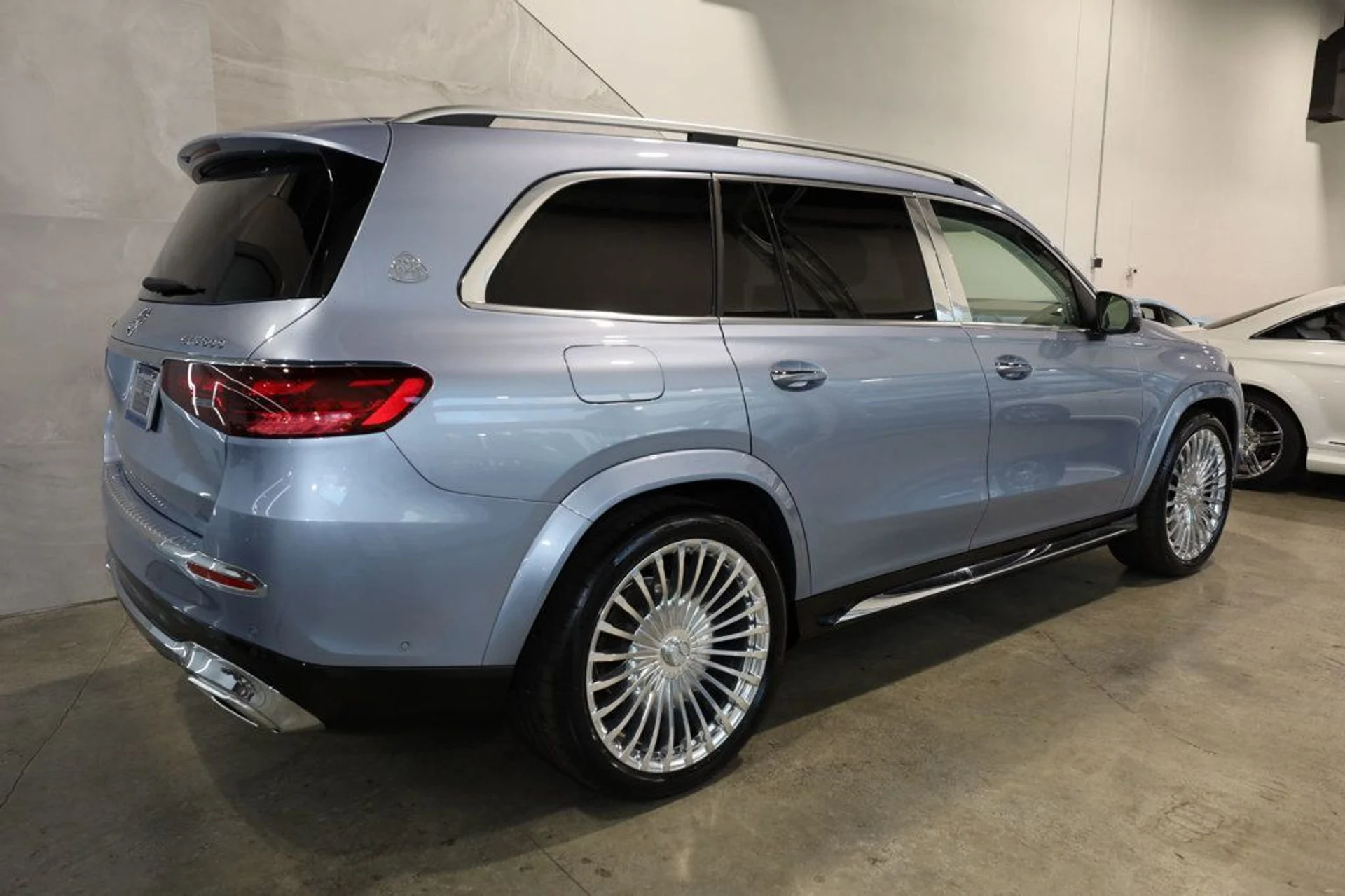 mph057_1646304031_used_2025_mercedes_benz_gls_maybachgls6004maticsuv_6305_23033193_58_1024_6a6b136019