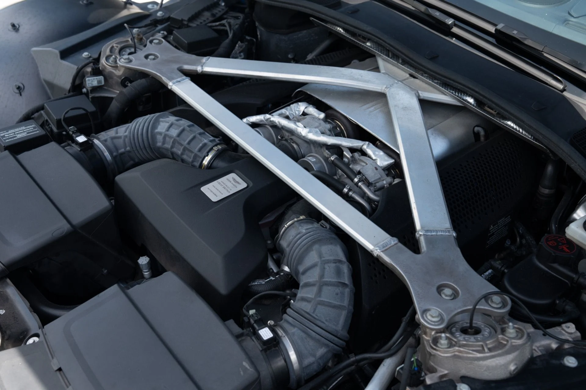 mph057_1647659792_Used_2021_Aston_Martin_Vantage_1781043651_072b934751
