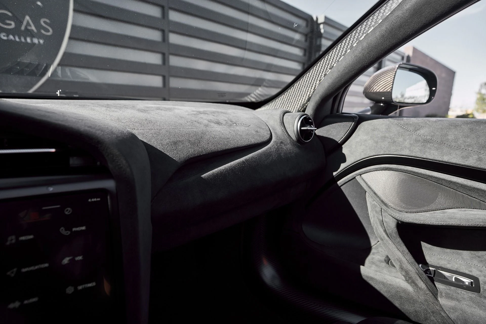 mph057_1656850338_Used_2024_Mc_Laren_750_S_Spider_1762034322_119f70882b