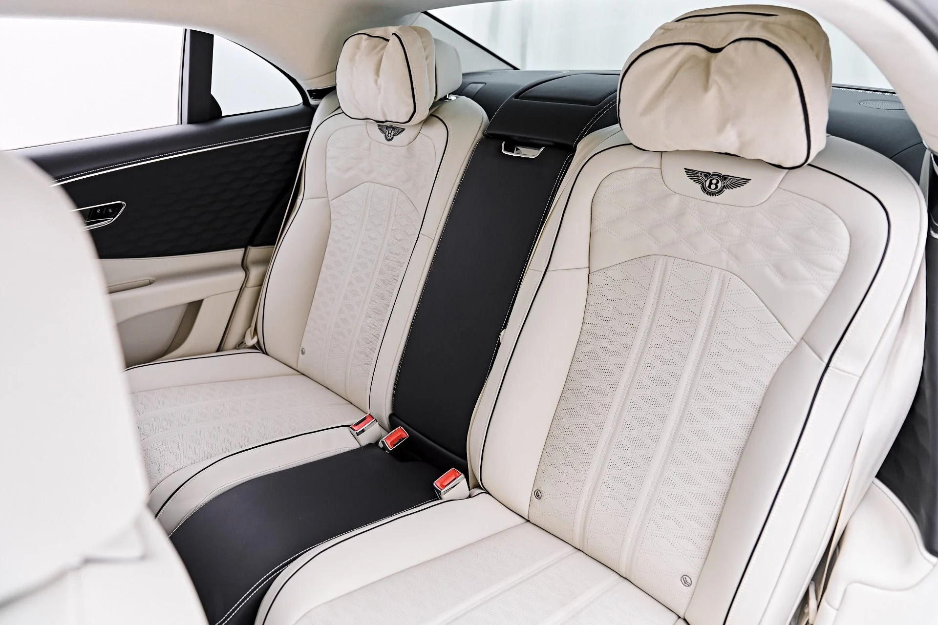 mph057_1693343969_Used_2025_Bentley_Flying_Spur_Speed_1786412261_1c27afef2c