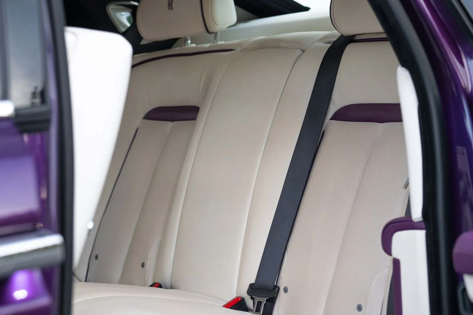 mph057_1702326835_Used_2021_Rolls_Royce_Ghost_1762913749_b3424e16f7