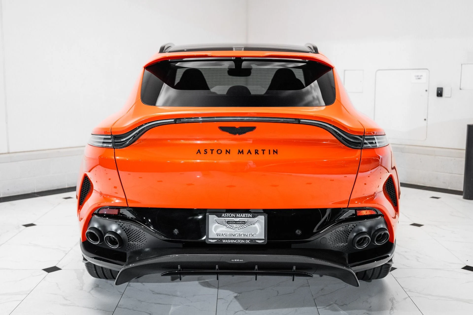 mph057_1707525761_Used_2025_Aston_Martin_DBX_707_1748959342_59950b4319