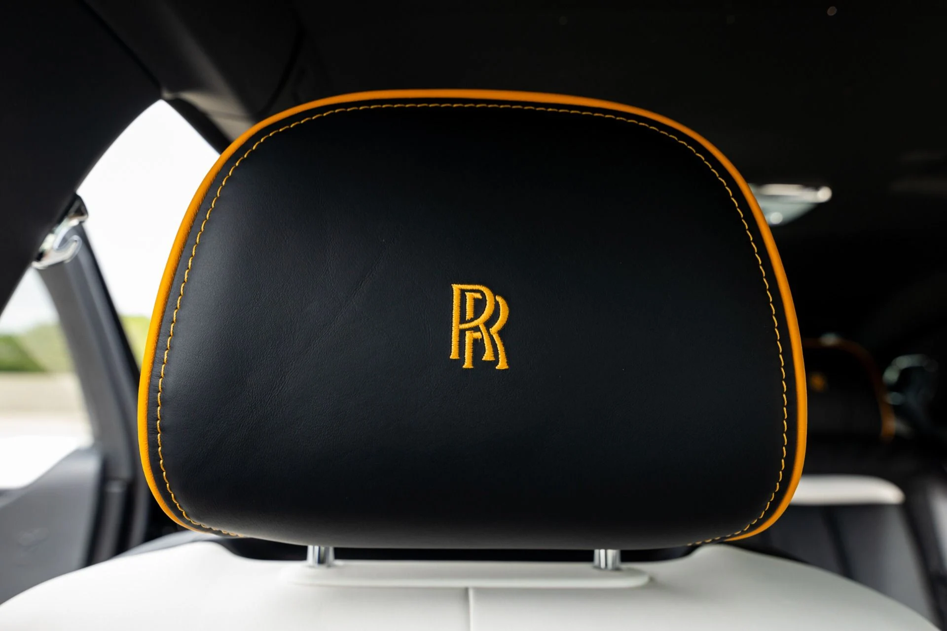 mph057_1745001946_Used_2021_Rolls_Royce_Ghost_EWB_1768869200_d85f662123