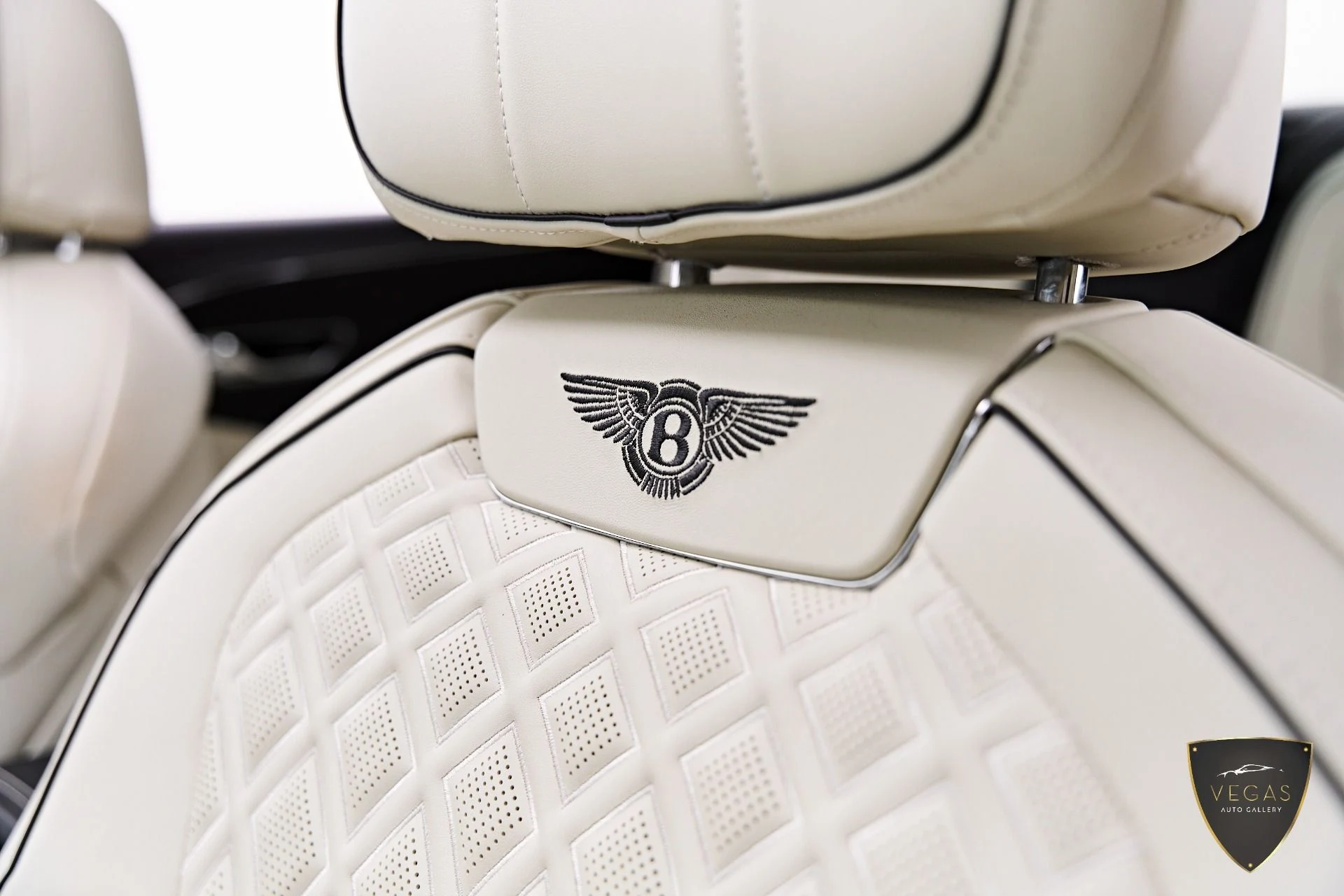 mph057_1767073340_Used_2022_Bentley_Flying_Spur_V8_1782495094_7710496a95
