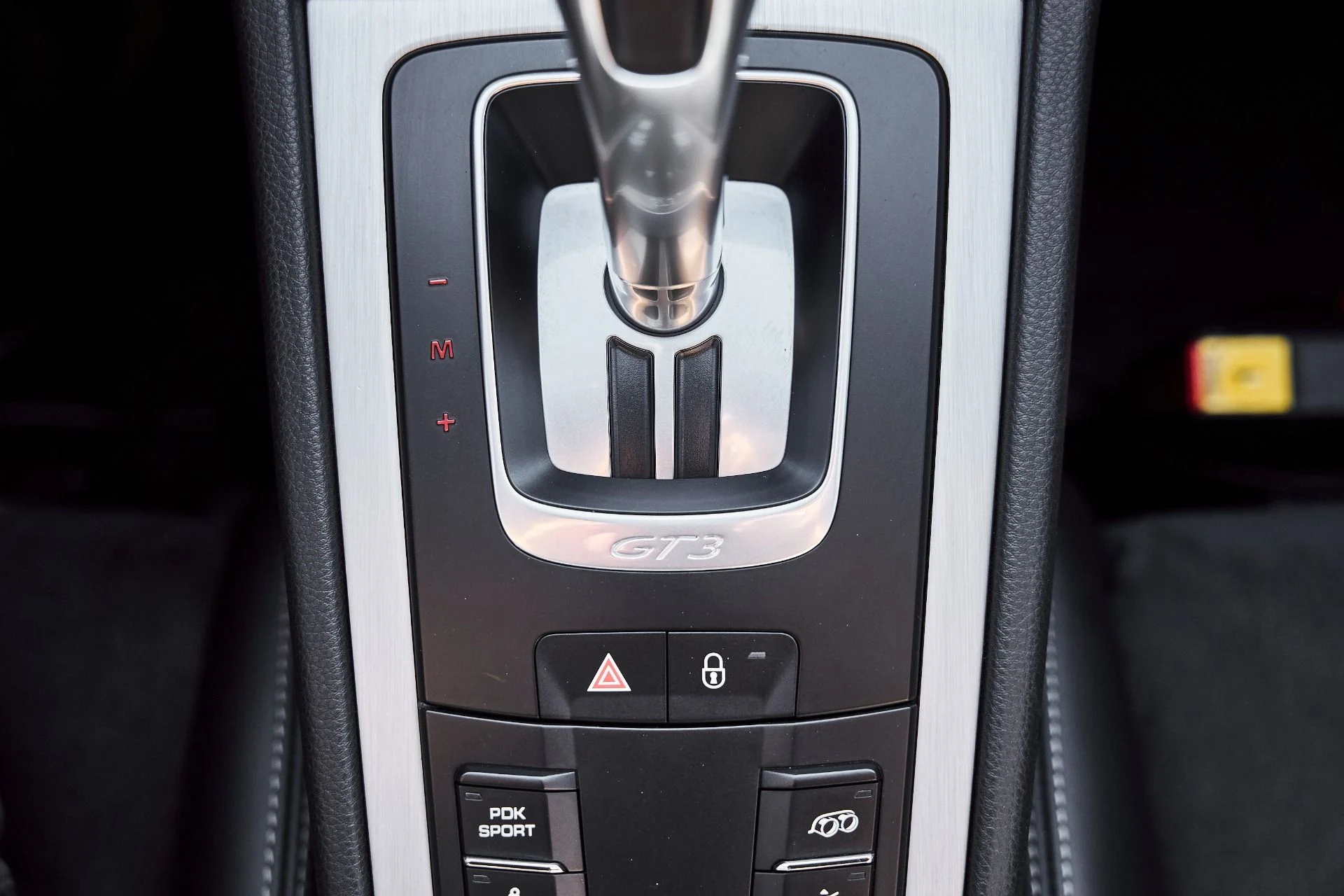 mph057_1796596456_Used_2018_Porsche_911_GT_3_1778891496_f15e8b436d