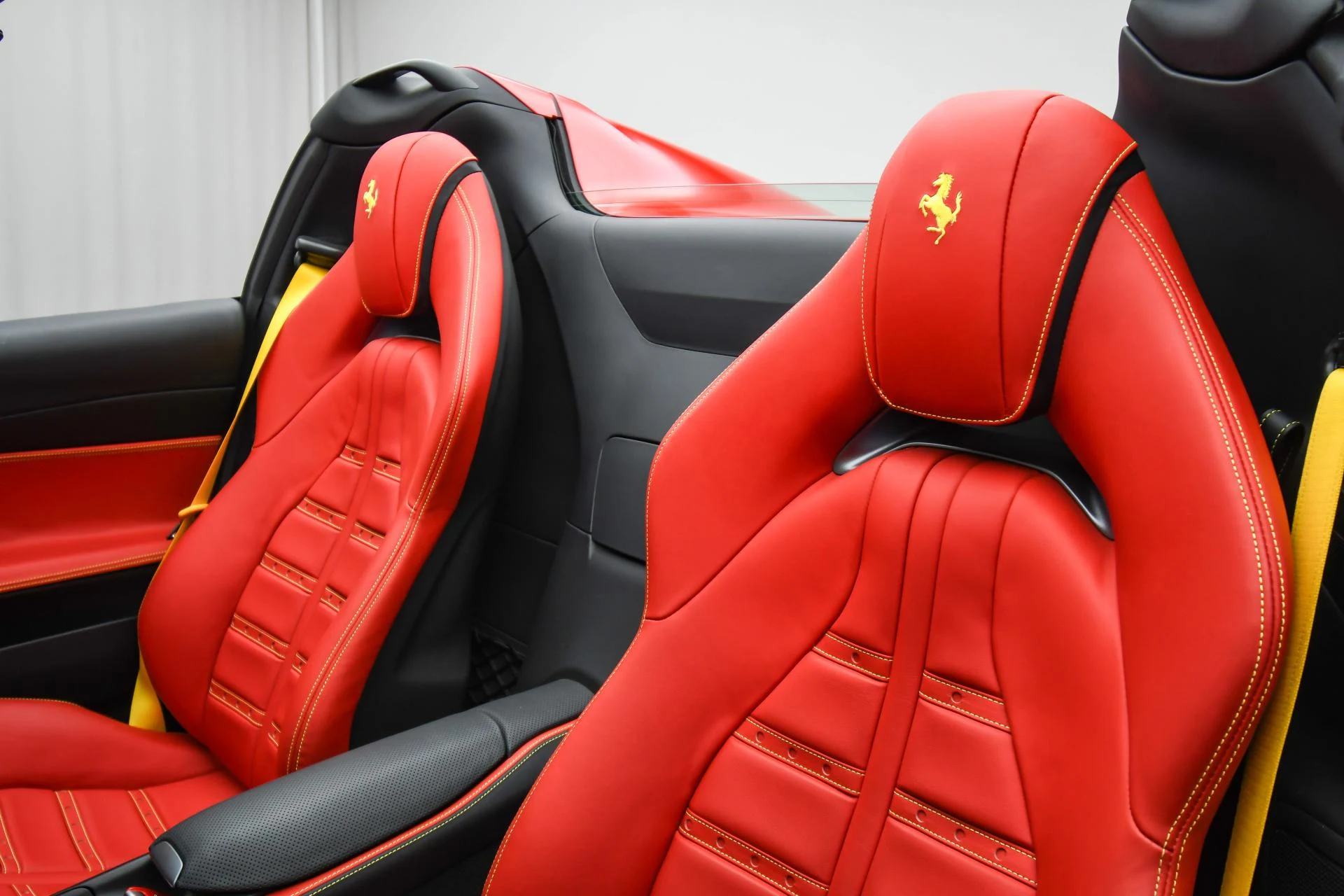 mph057_1818621459_Used_2021_Ferrari_812_GTS_1753257506_aca099ec87