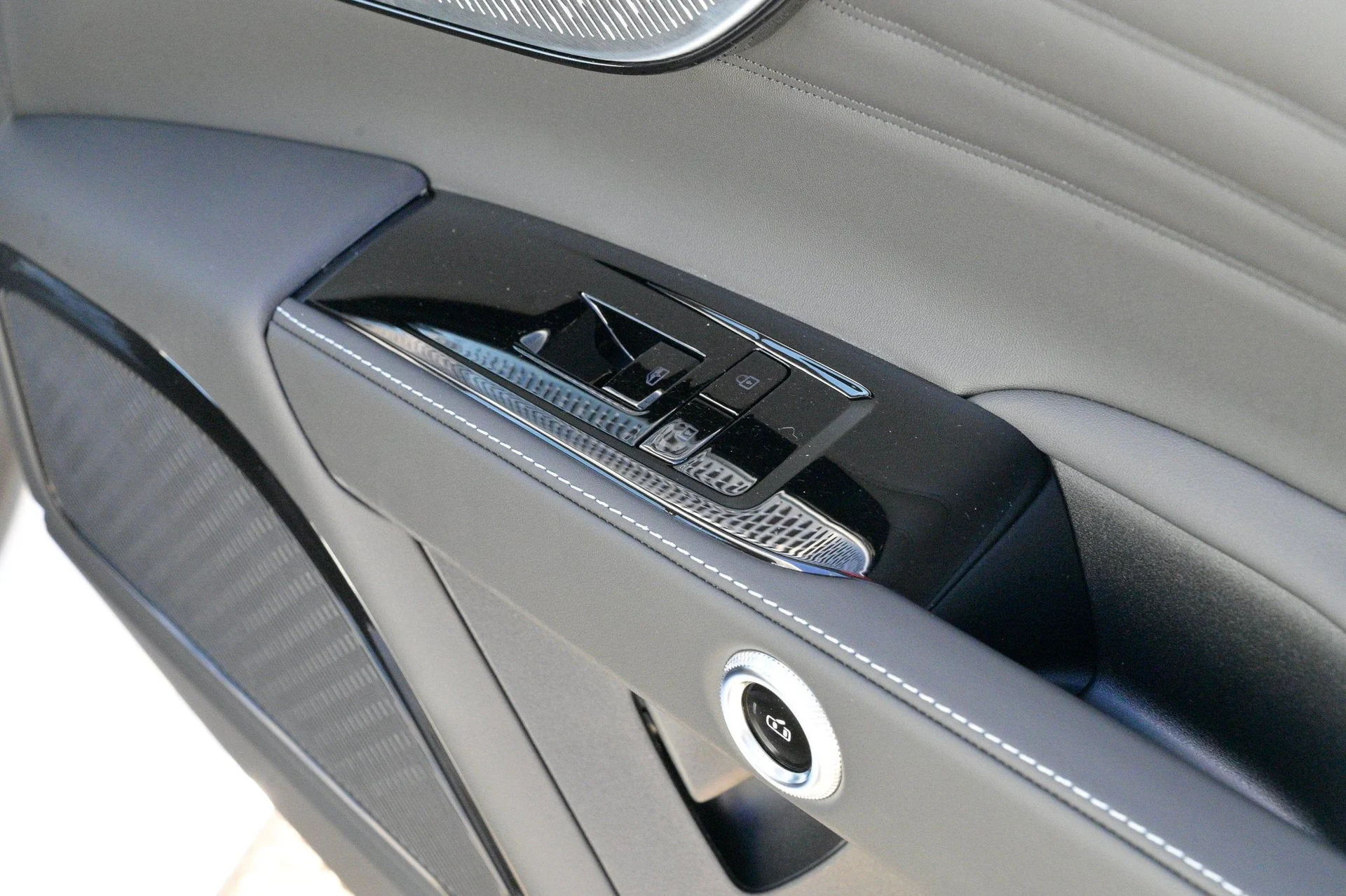 mph057_182576197_aaadb086d04348cf80980003d29eab81_43a277c9fc