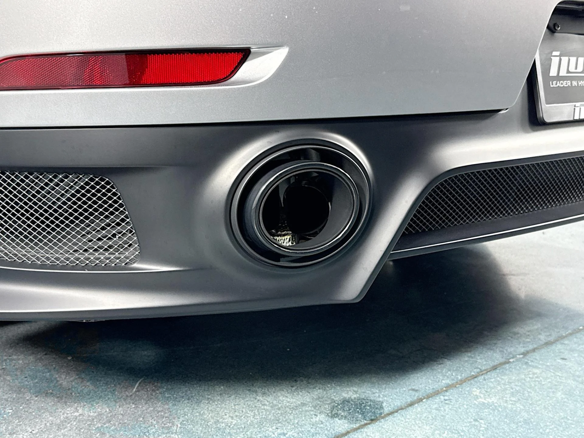 mph057_1839520291_Used_2018_Porsche_911_GT_2_RS_1784763003_32ce2d3f9a