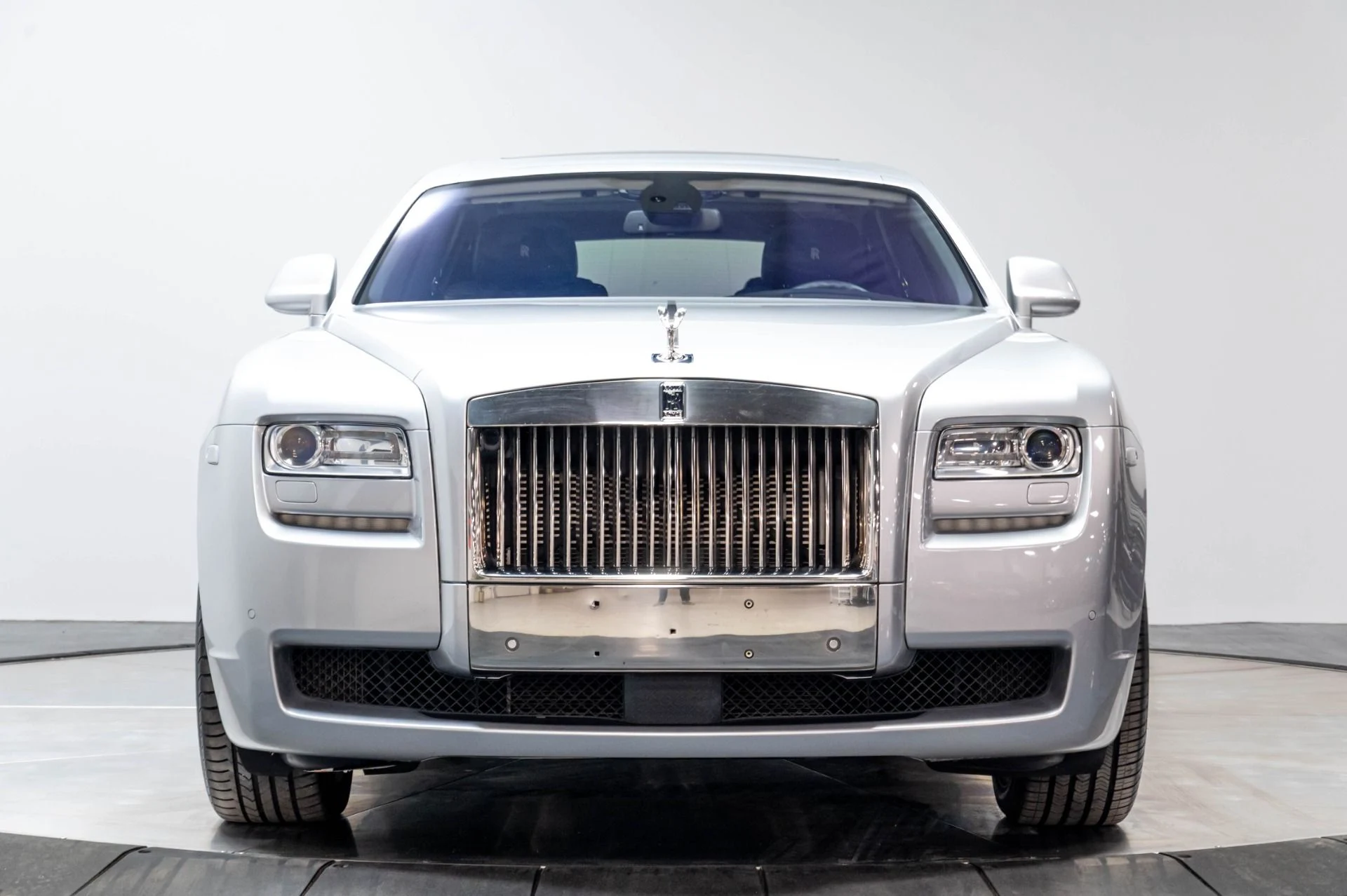mph057_1842040572_Used_2012_Rolls_Royce_Ghost_1778014944_cb2e1ff402