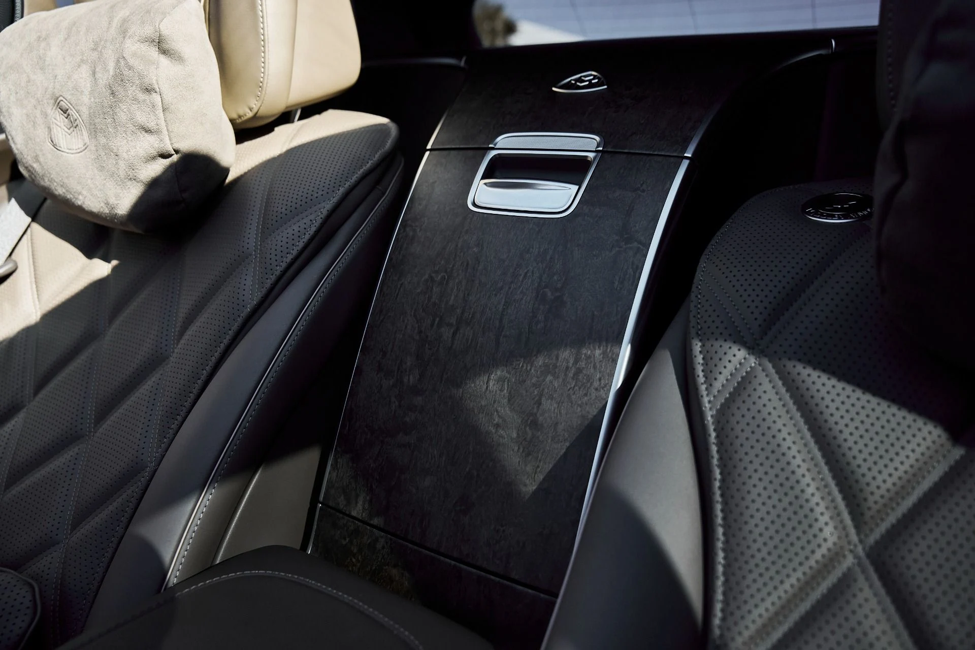 mph057_1849891518_Used_2025_Mercedes_Benz_EQS_Maybach_EQS_680_1770508829_e513f7f685