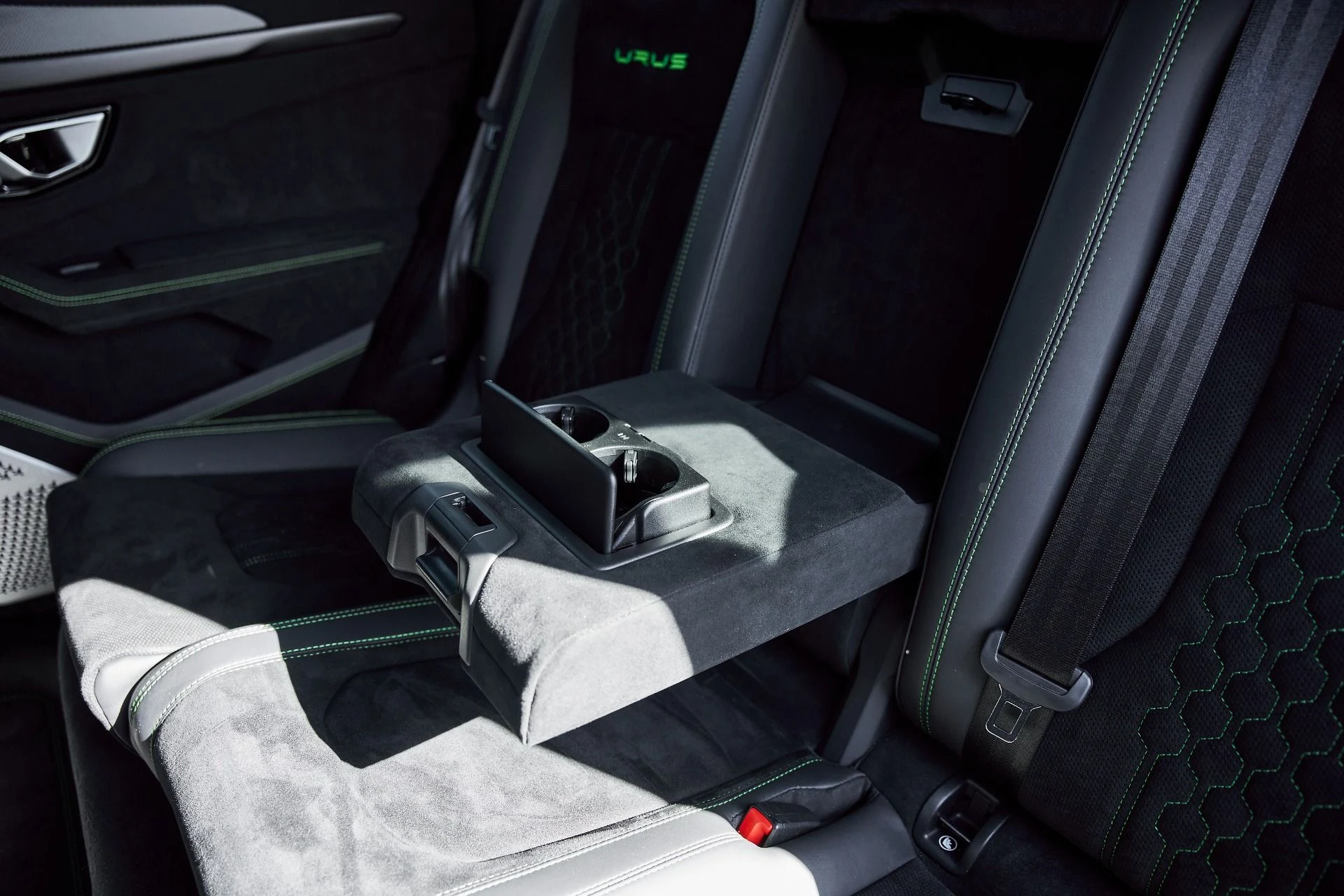 mph057_1855767329_Used_2024_Lamborghini_Urus_Performante_1770171907_30a7b73630