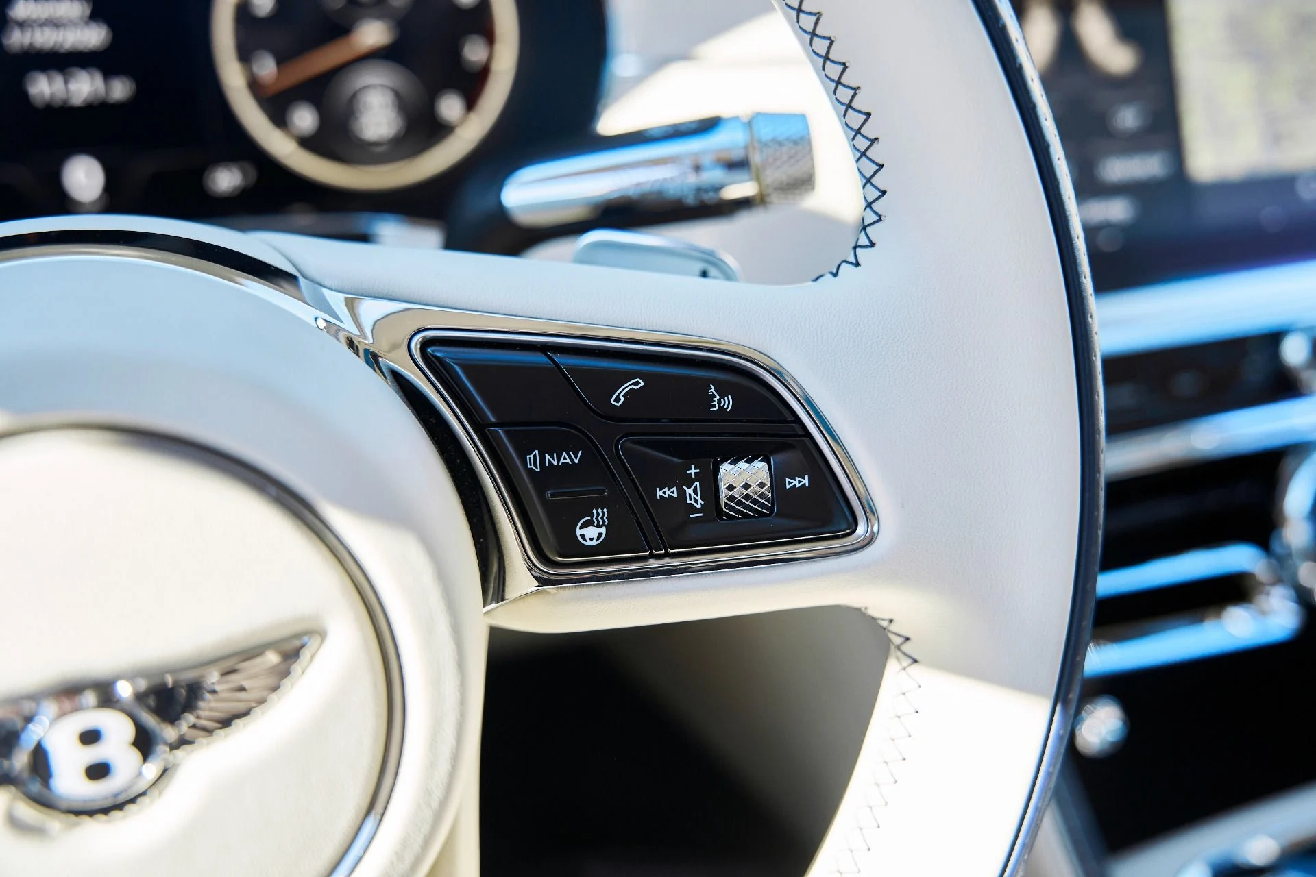 mph057_1866443424_Used_2024_Bentley_Flying_Spur_Mulliner_V8_1768876644_627dcce1e1