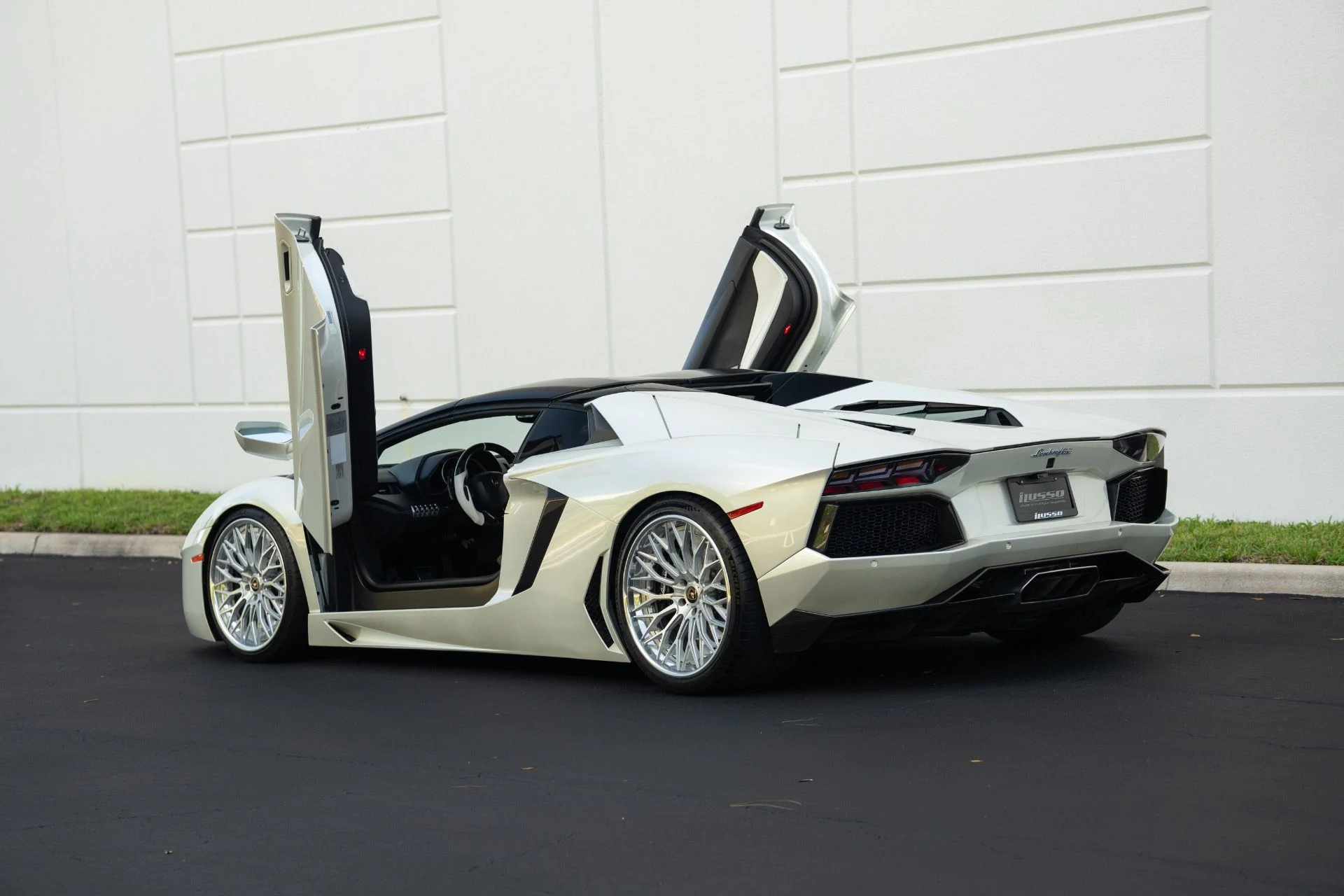 mph057_1868041231_Used_2015_Lamborghini_Aventador_LP_700_4_1755636746_f6d0249a23