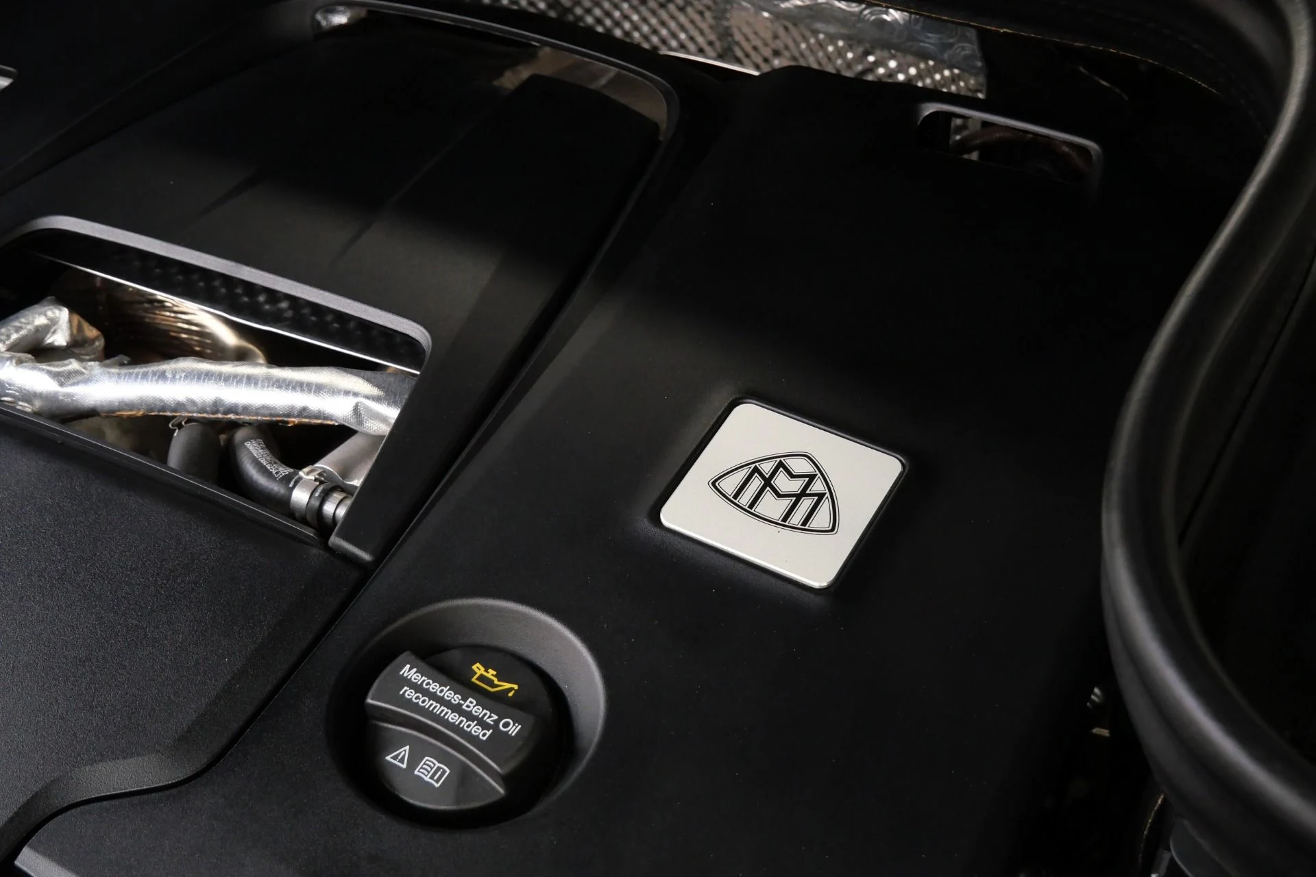 mph057_1880971303_Used_2022_Mercedes_Benz_Maybach_GLS_600_4_MATIC_Beautiful_Colors_Four_Seat_Configuration_Walnut_Trim_1776795080_e3e5c2298a