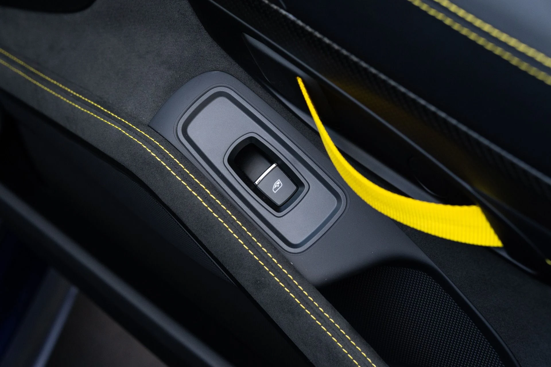 mph057_1884608406_Used_2024_Porsche_718_Cayman_GT_4_RS_1775021157_8aec60fb5b