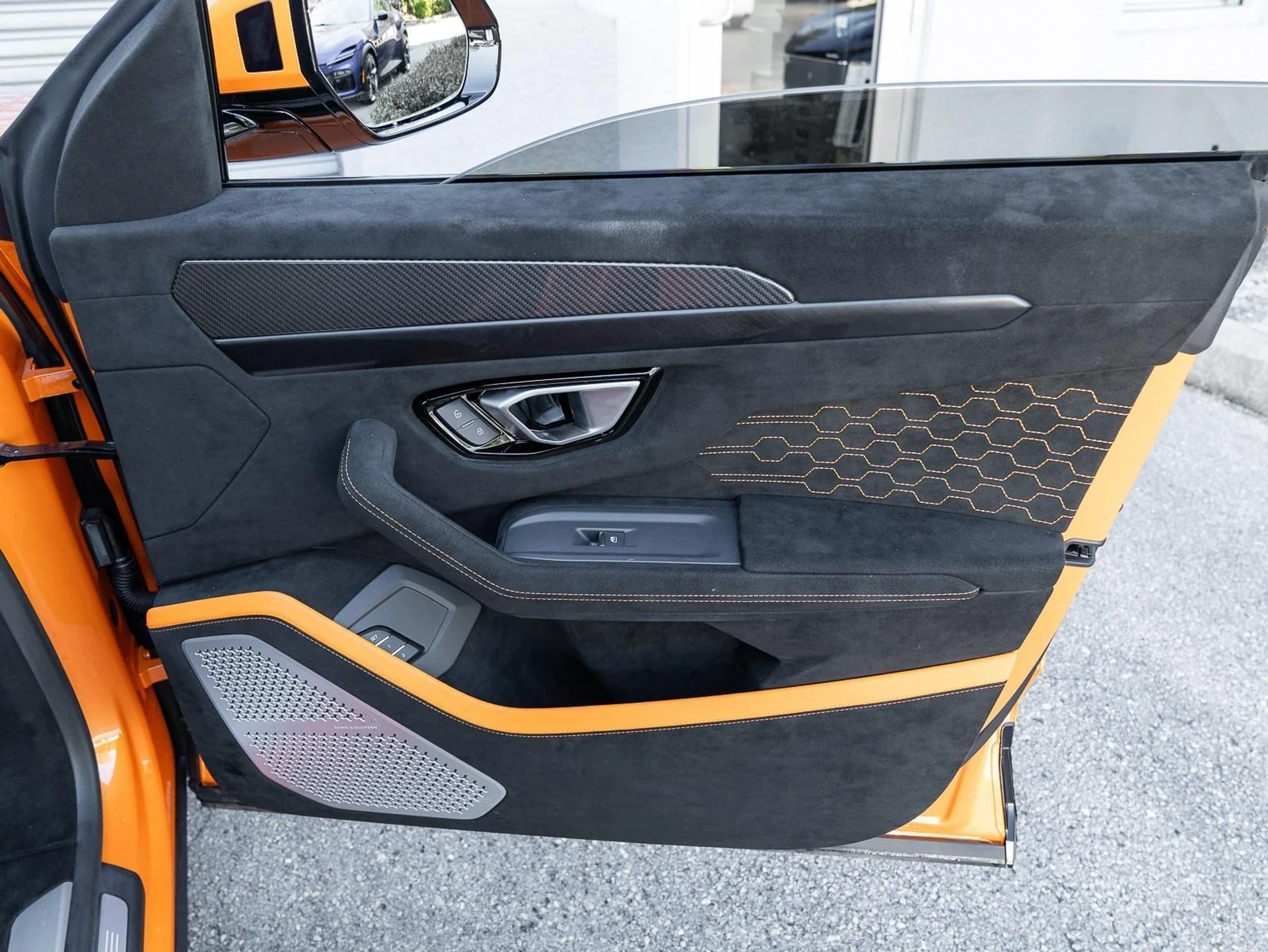 mph057_1920861652_Used_2023_Lamborghini_Urus_Performante_1769095148_181560c1a0