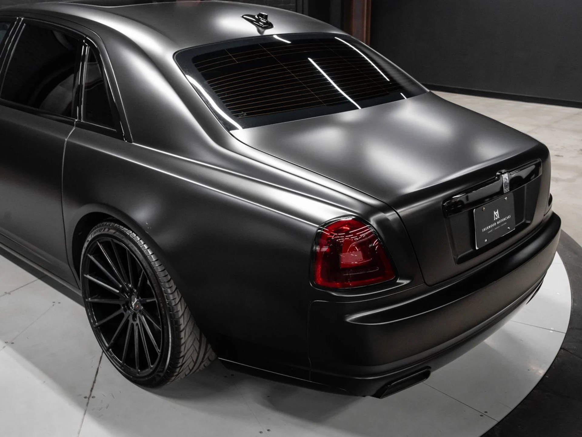 mph057_1938995461_rolls_royce_ghost_2012_2d3b983559