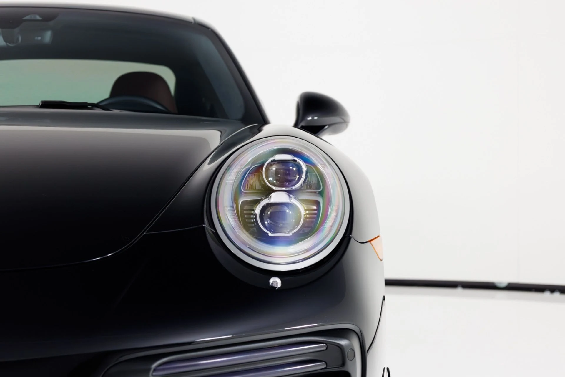 mph057_1945683502_Used_2017_Porsche_911_Turbo_S_1773337591_b567f4fe44