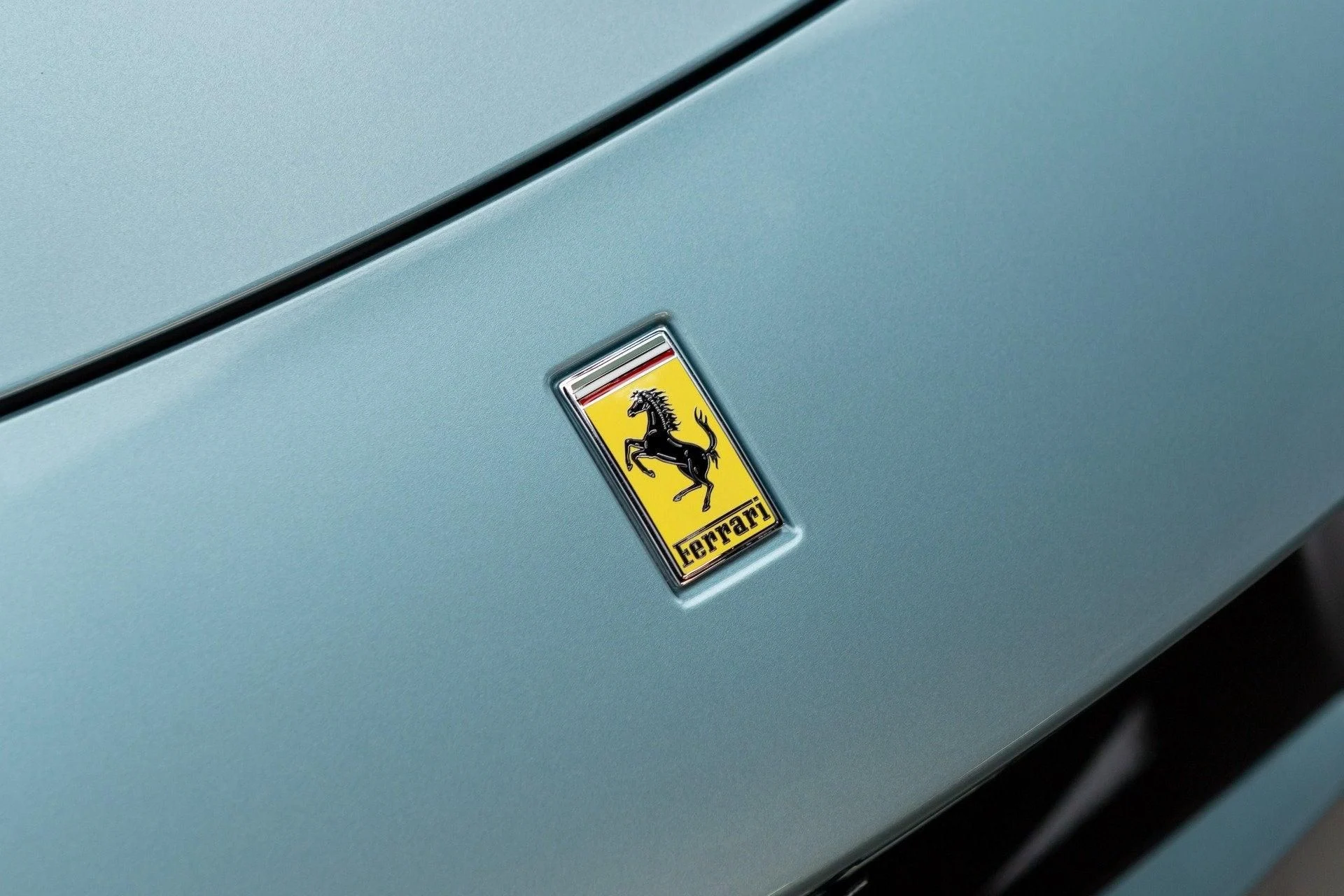 mph057_2014980016_Used_2010_Ferrari_California_1777368016_d75402982a