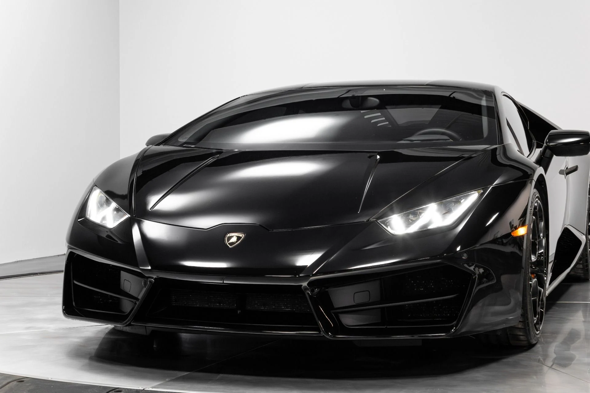 mph057_2057842076_Used_2017_Lamborghini_Huracan_LP_580_2_1771545817_014a2d3a73