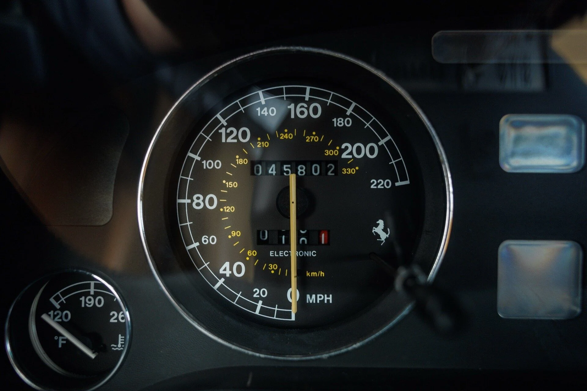 mph057_2060109148_a70e577fa2aaa5aea5ff1cfad7241478x_f8a324b21e