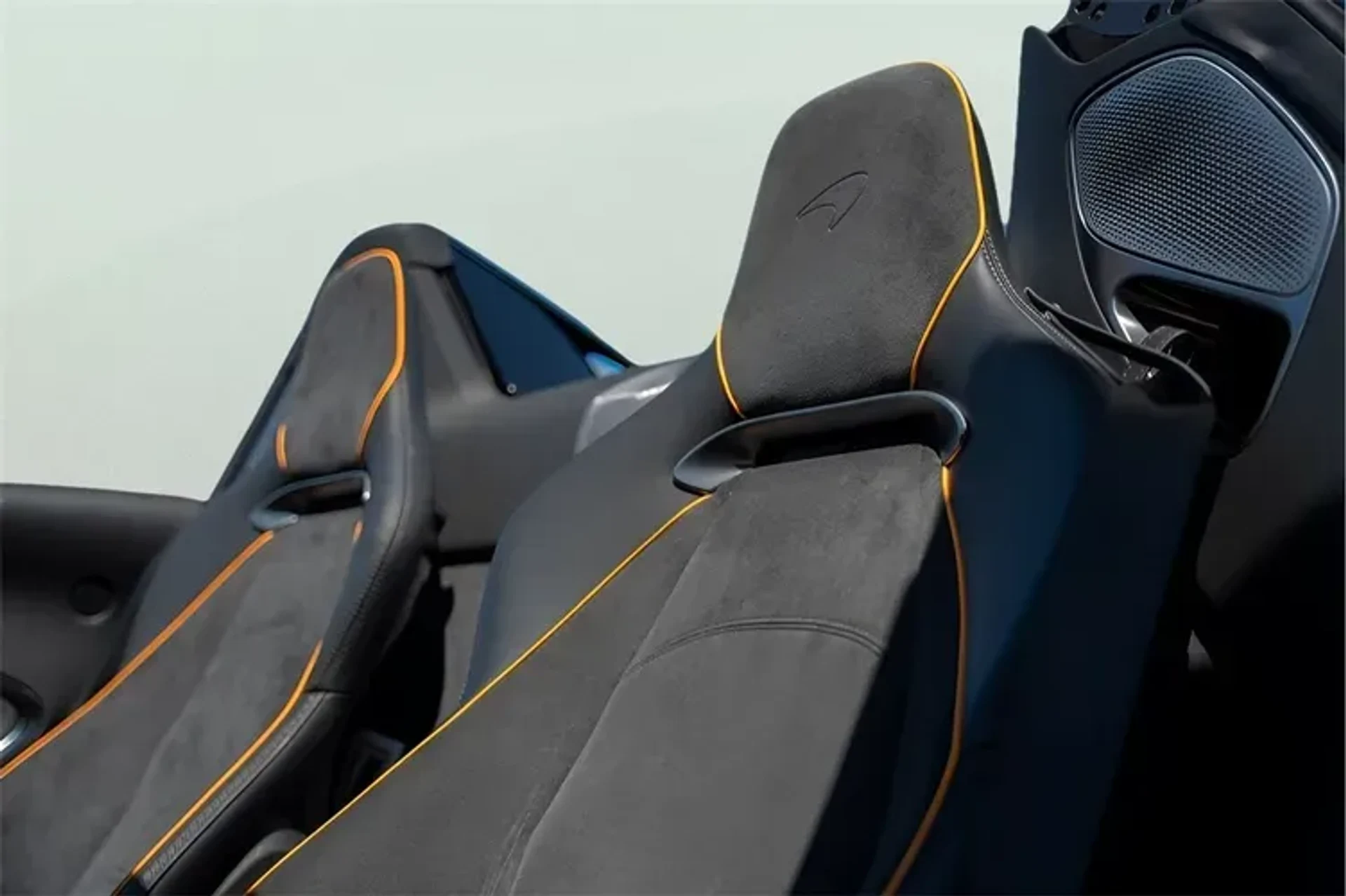 mph057_2099959266_qq60li1_M_Woj4x_Gu_Y_med_06a5050002