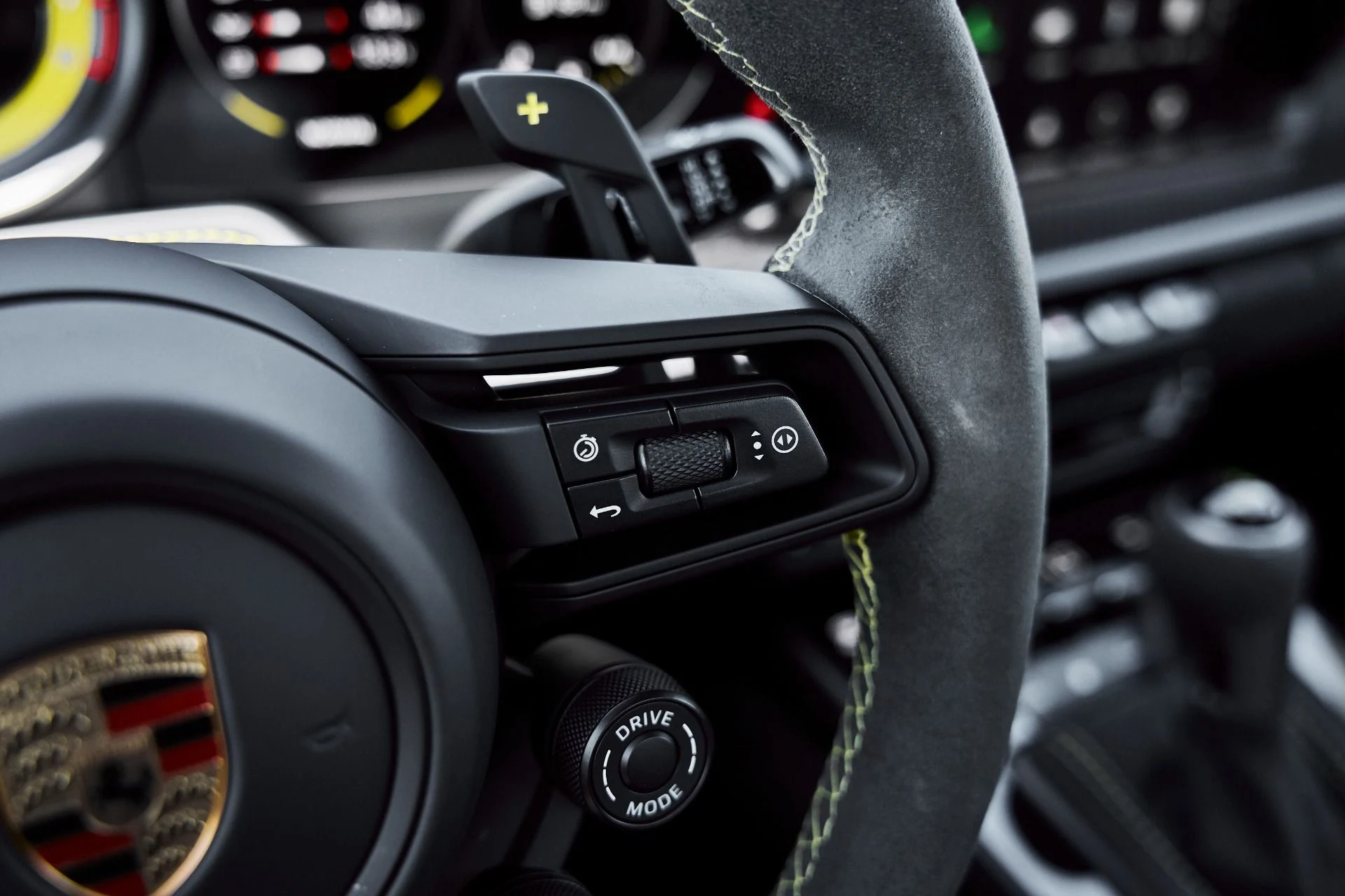 mph057_2107070152_Used_2025_Porsche_911_GT_3_RS_1780614763_61a84a9510
