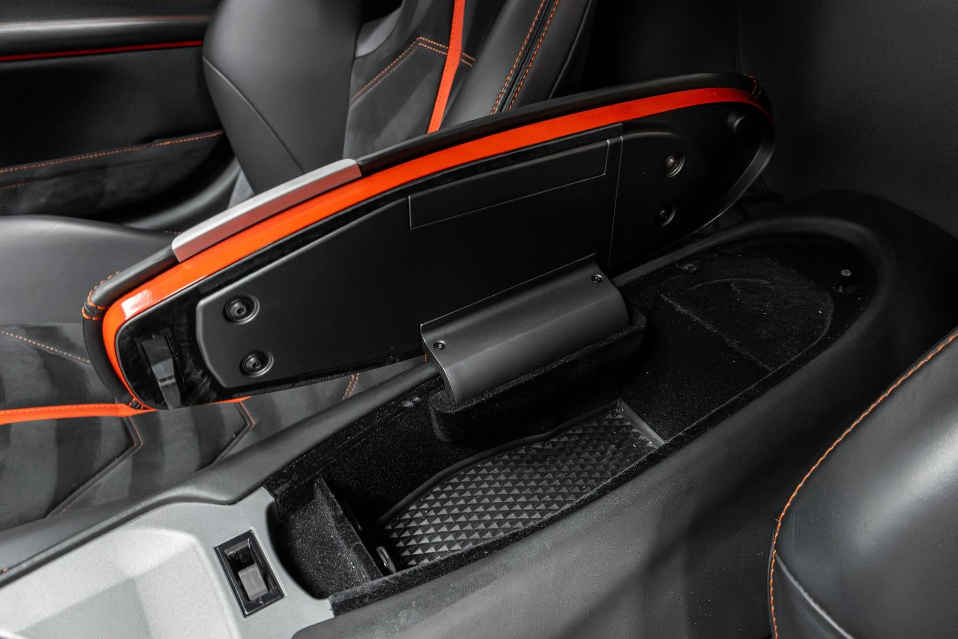 mph057_2156281951_Used_2014_Ferrari_F12_Berlinetta_1768579658_578503b580