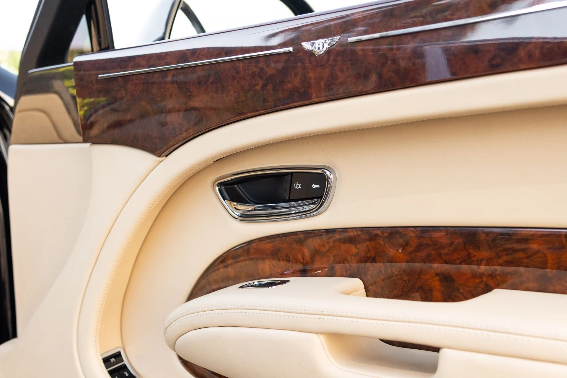 mph057_2165920811_Used_2014_Bentley_Mulsanne_1774576298_34eae6e8d4