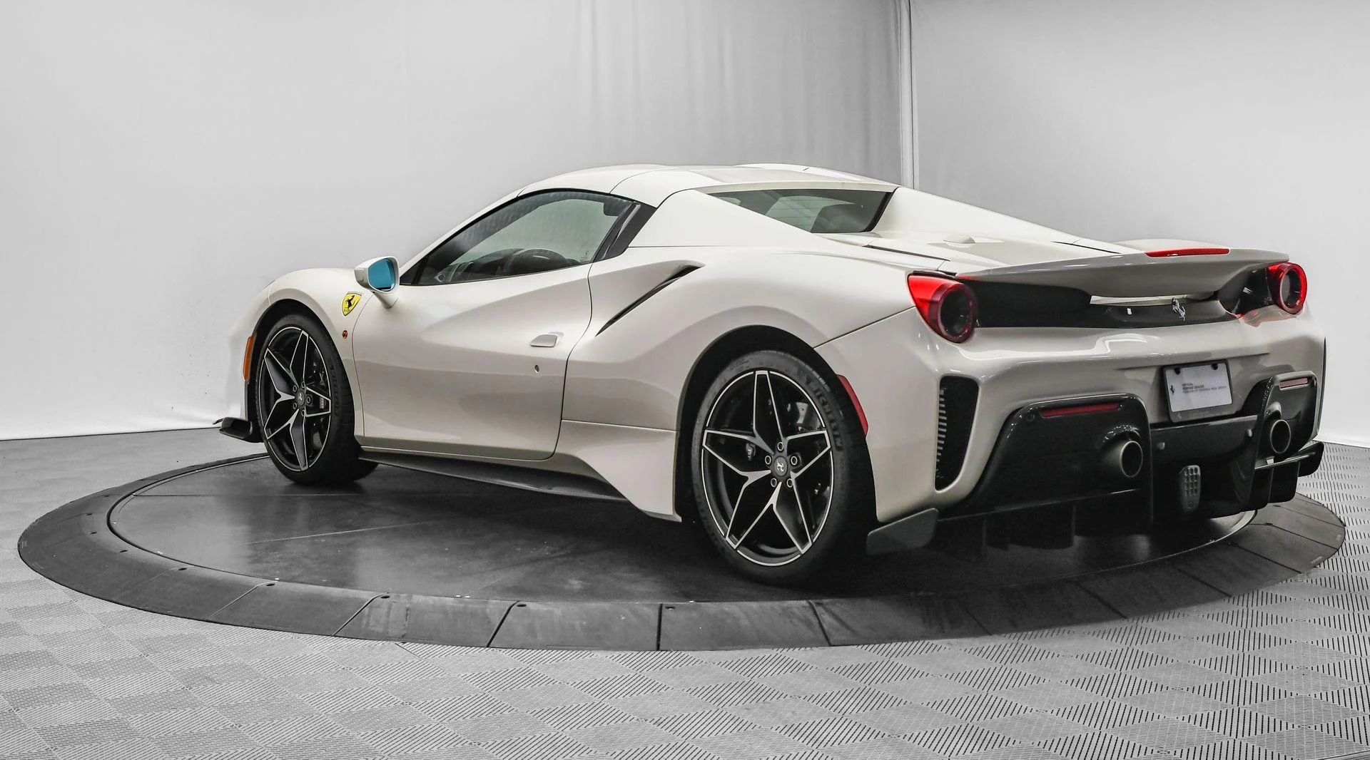 mph057_2177757364_Used_2020_Ferrari_488_Pista_Base_1757455674_fbcba7a717