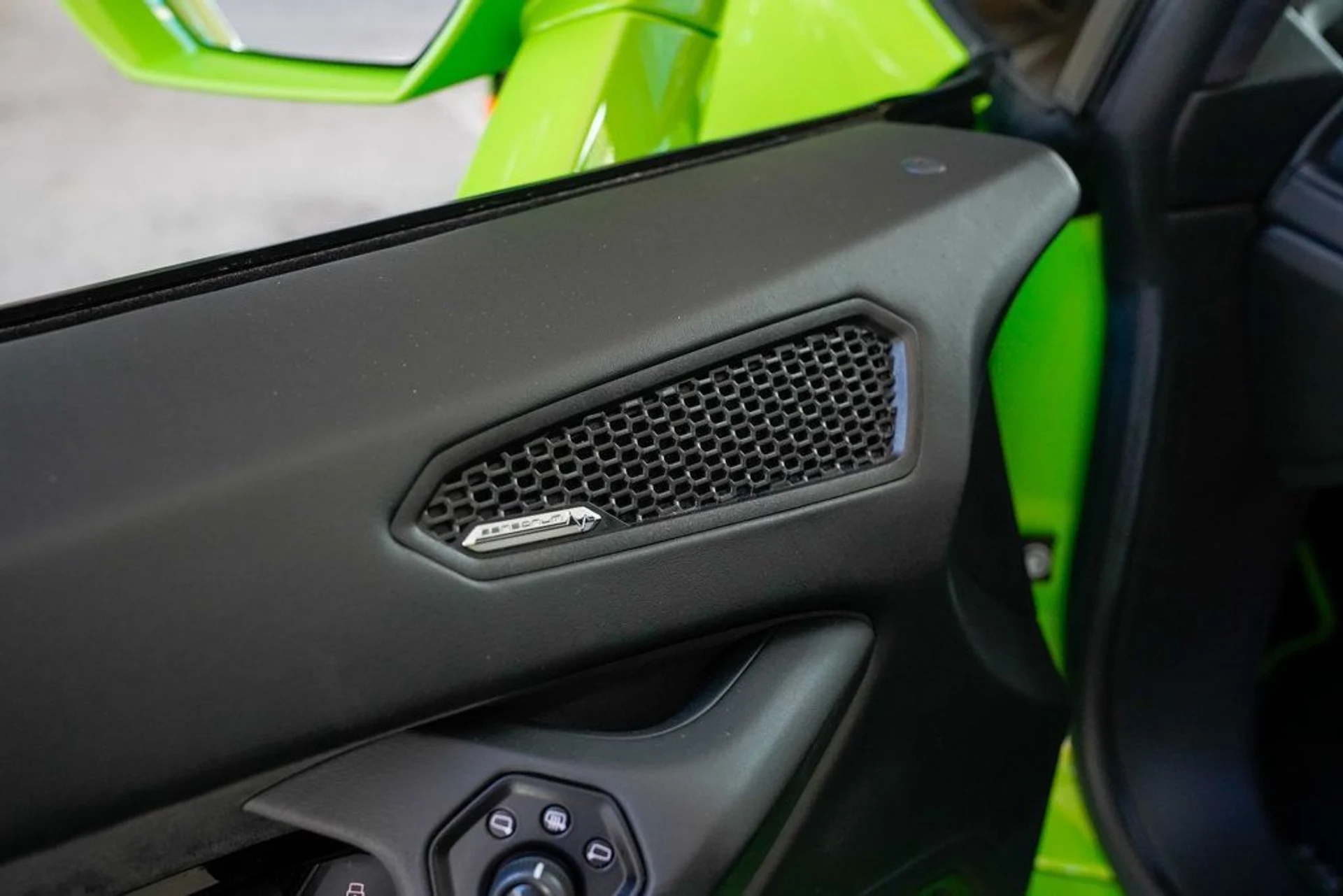 mph057_2182553507_used_2020_lamborghini_huracan_evo_coupeawd_14354_22890839_58_1024_14f87da72a