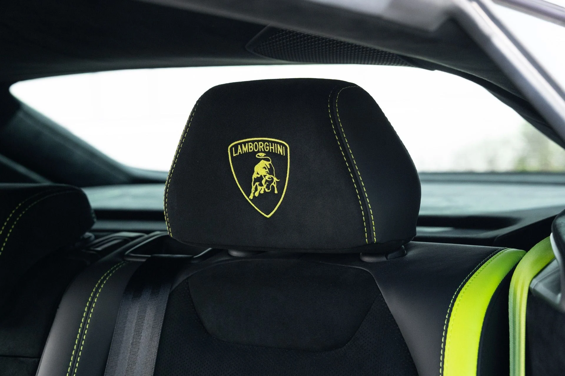 mph057_221069530_Used_2023_Lamborghini_Urus_Performante_1771690657_77282ceea6