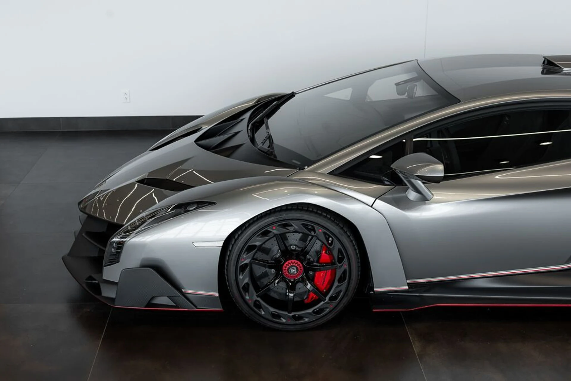 mph057_2217505398_lamborghini_veneno_2014_jpg_v_1779988126_f1635f2981
